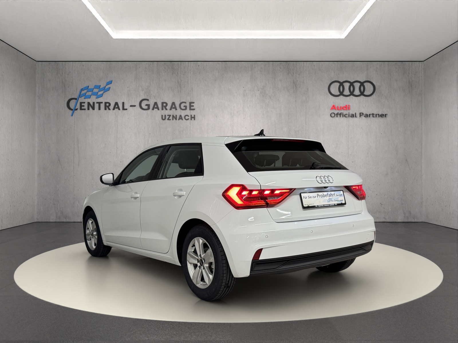 AUDI A1 Sportback 30 TFSI Attraction S-tronic-image-2