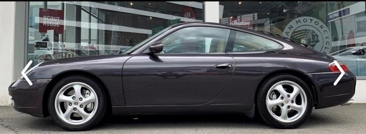 PORSCHE 911 Carrera 4-showroom-element-2