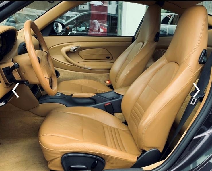 PORSCHE 911 Carrera 4-image-11
