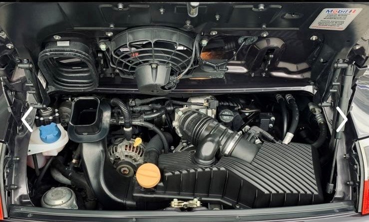 PORSCHE 911 Carrera 4-image-7