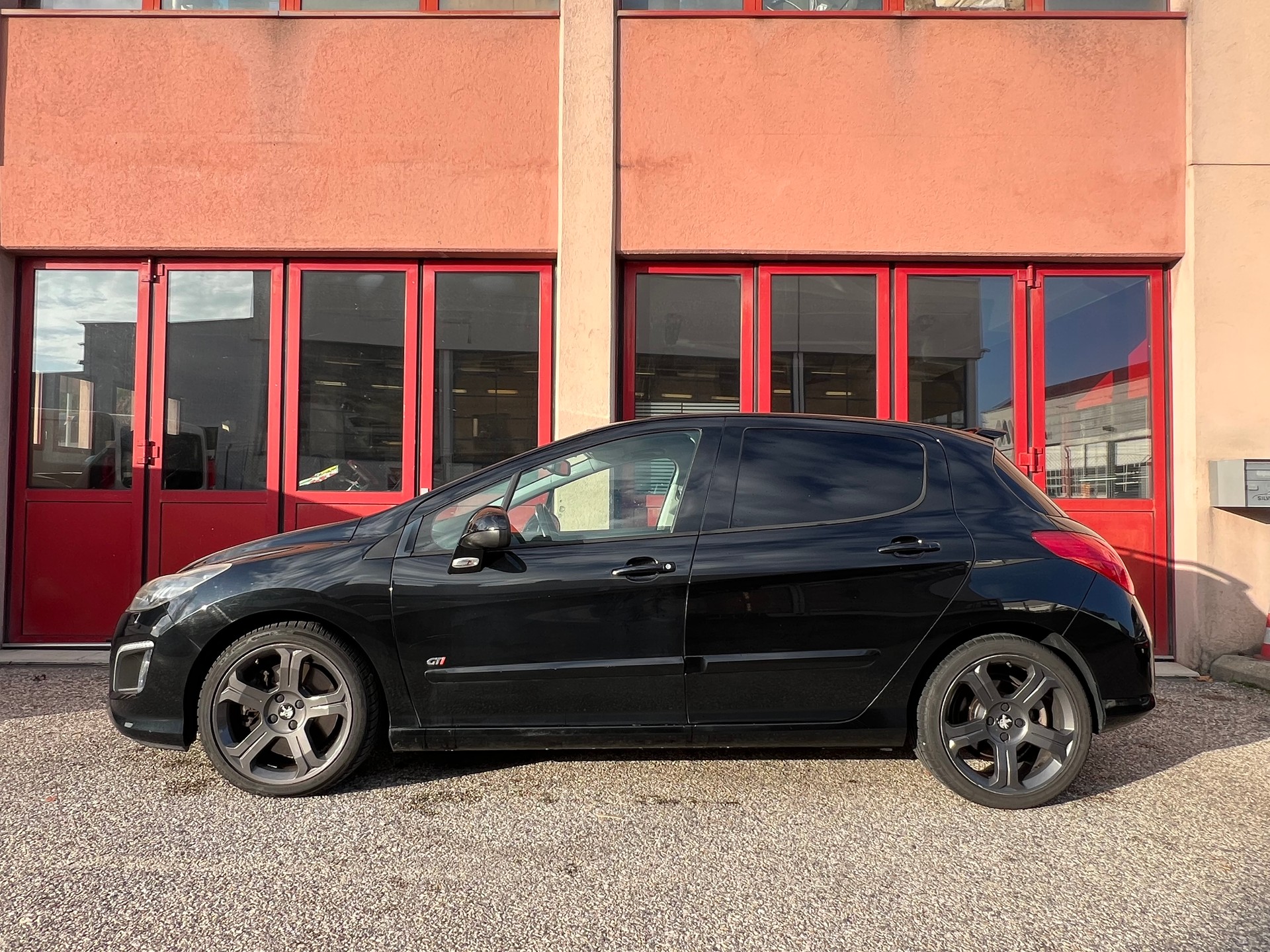 PEUGEOT 308 1.6 16V T GTi-image-2