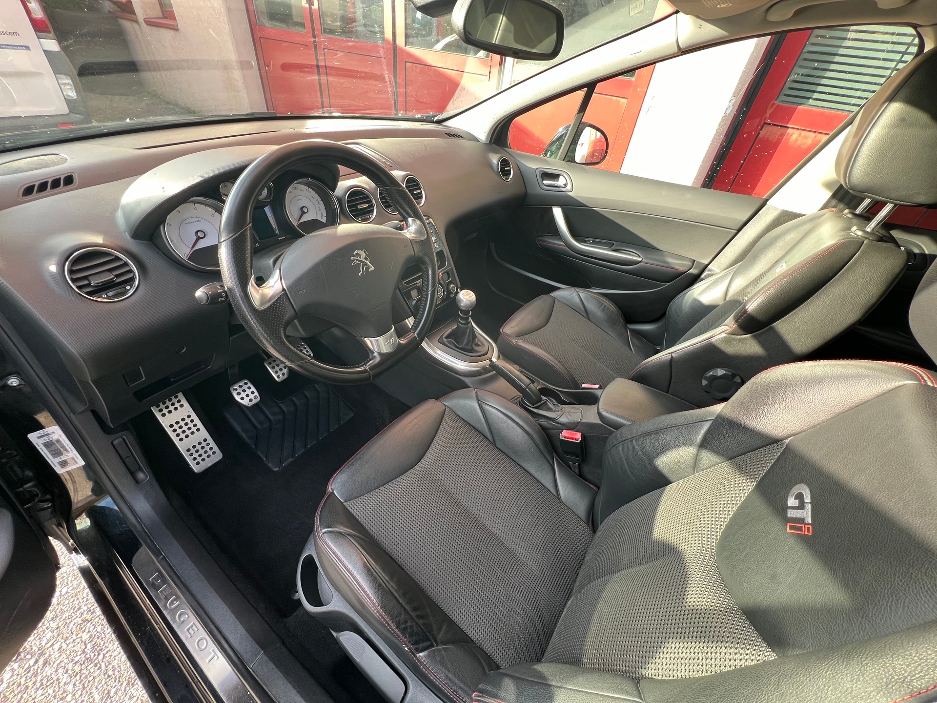 PEUGEOT 308 1.6 16V T GTi-image-5