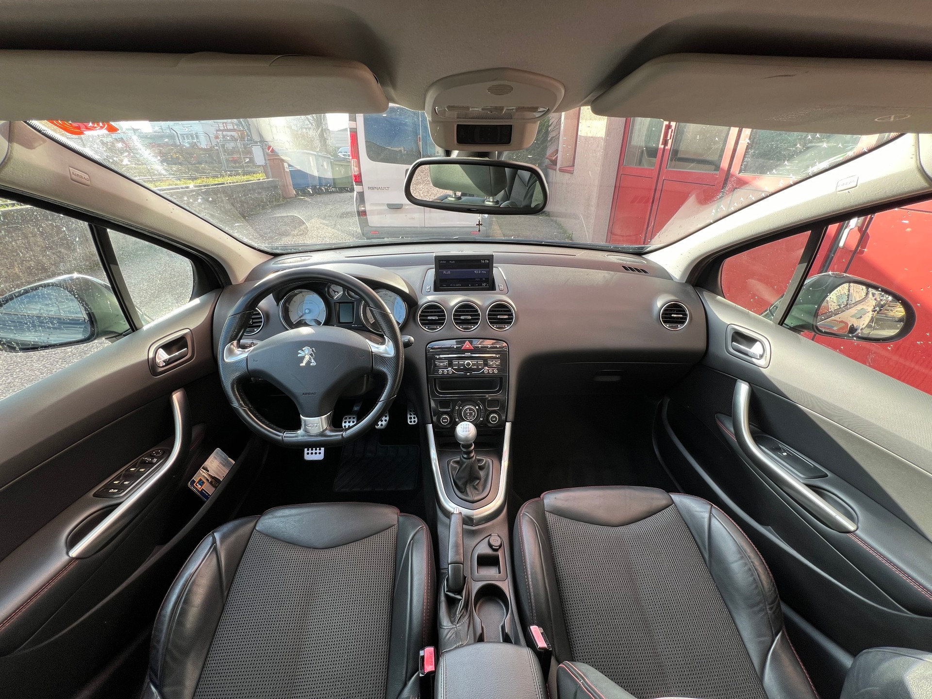 PEUGEOT 308 1.6 16V T GTi-image-8