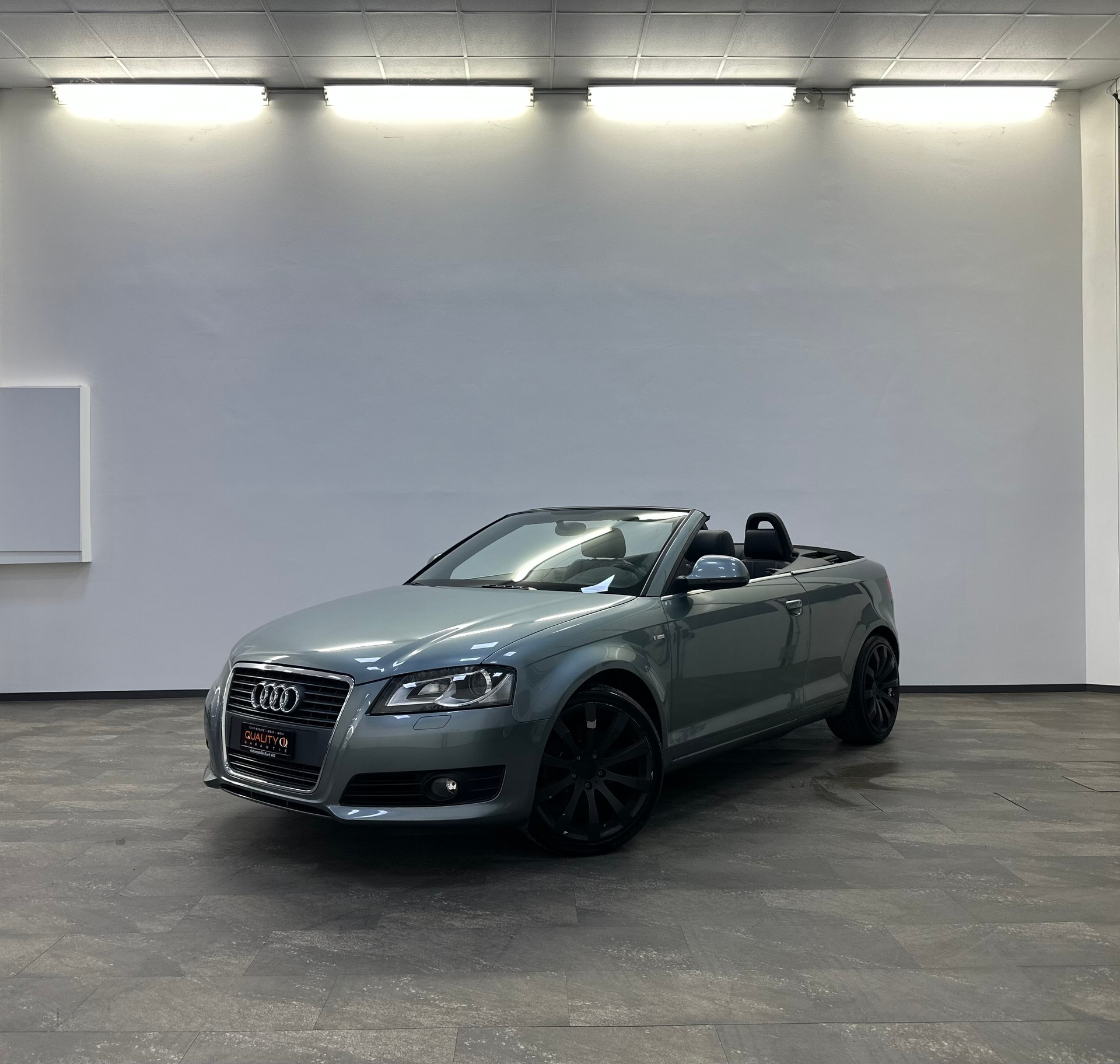 AUDI A3 Cabriolet 2.0 TFSI Attraction-image-0