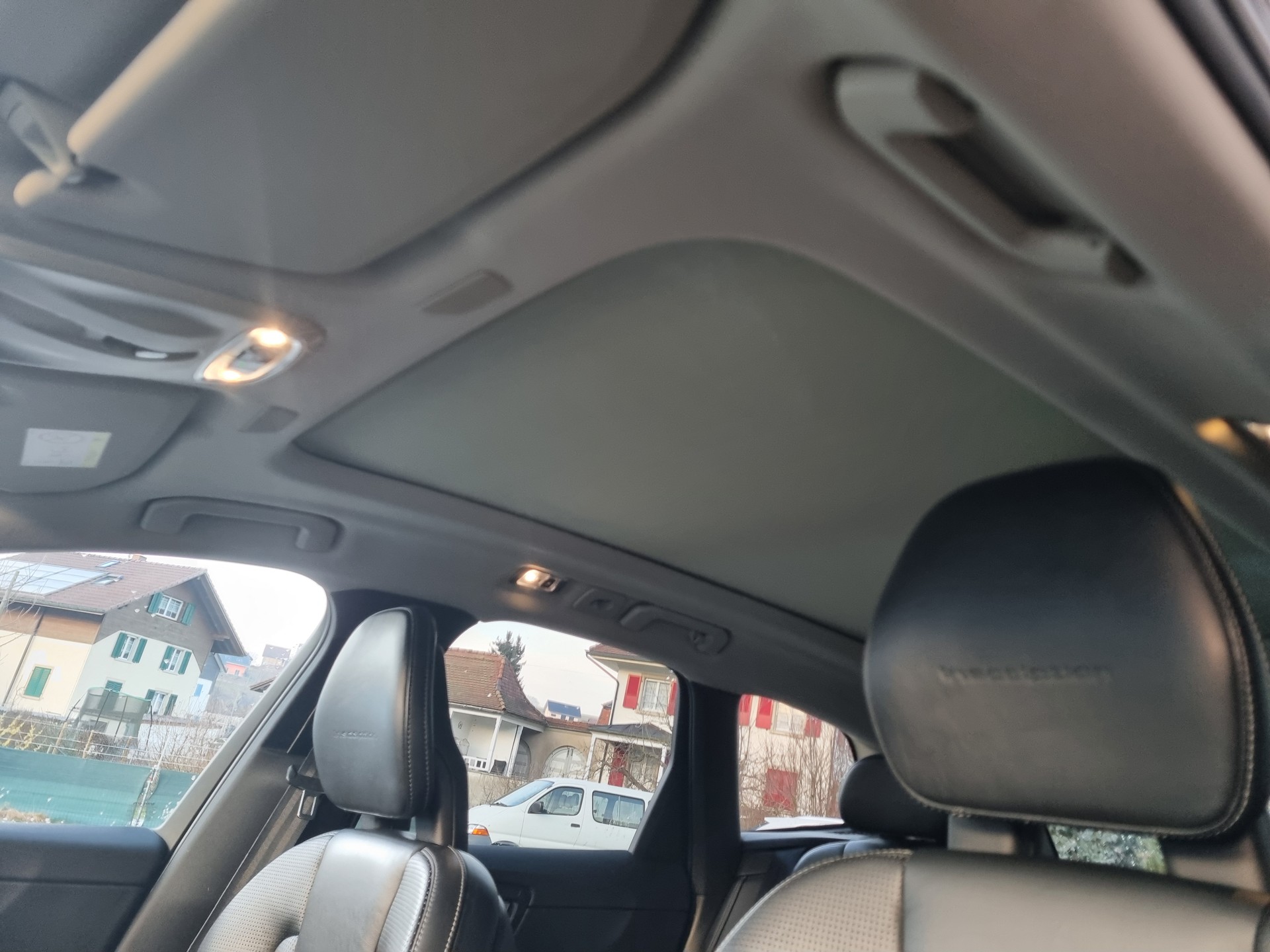 VOLVO XC60 D5 AWD Inscription Geartronic-image-9