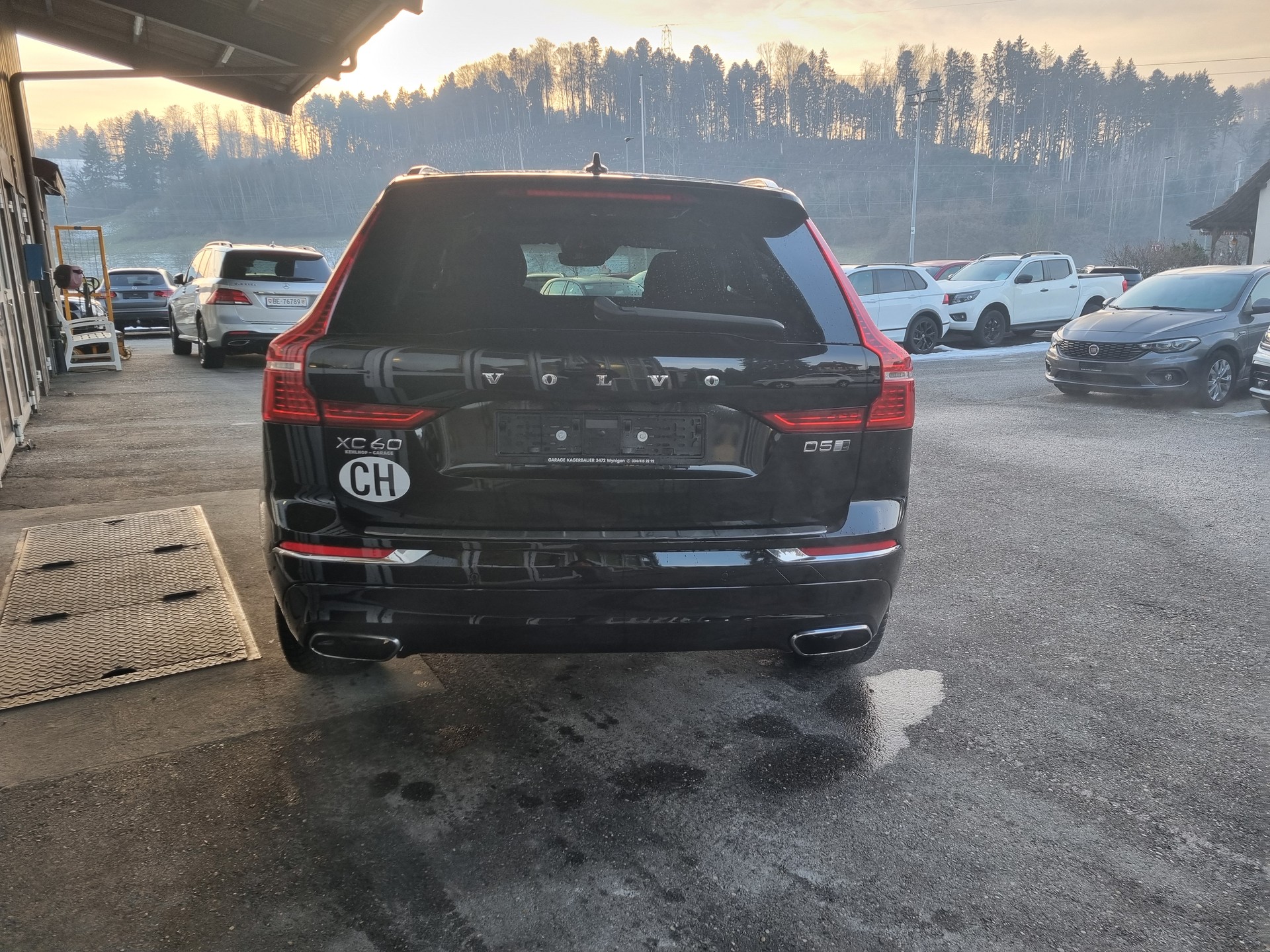 VOLVO XC60 D5 AWD Inscription Geartronic-image-4