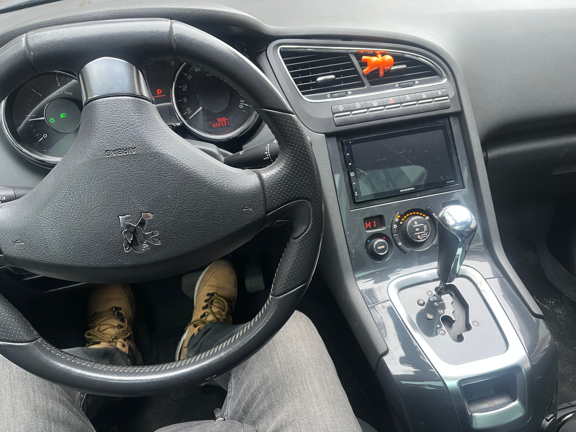 PEUGEOT 5008 2.0 HDI Sport Pack Automatic-image-5