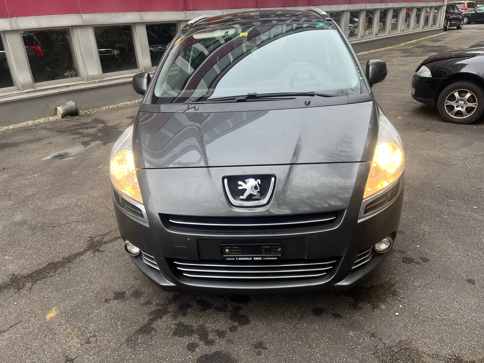 PEUGEOT 5008 2.0 HDI Sport Pack Automatic-image-0