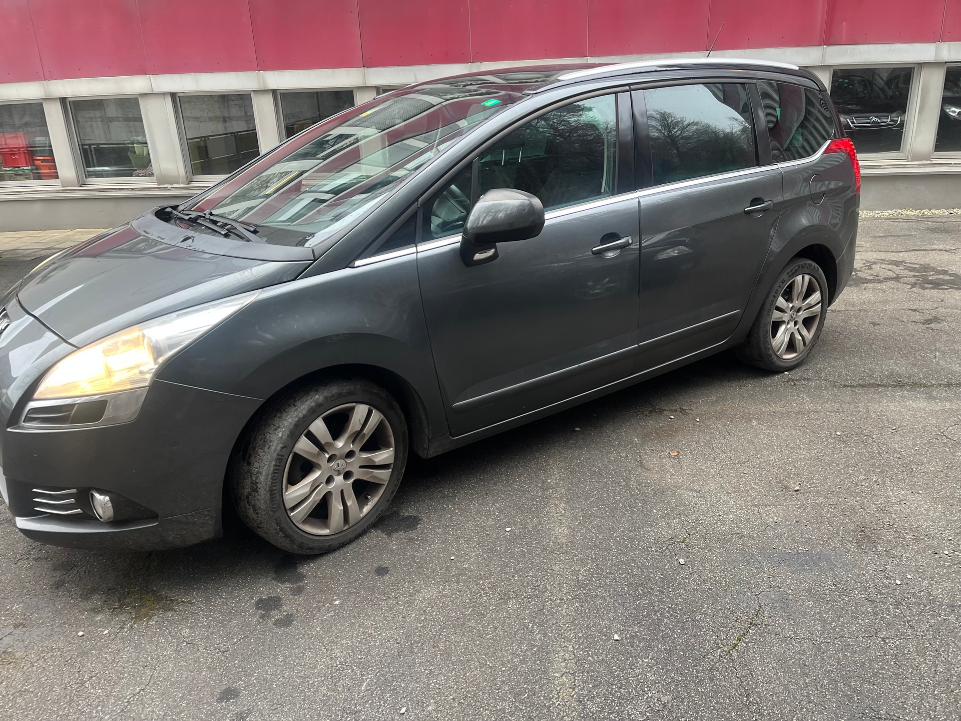 PEUGEOT 5008 2.0 HDI Sport Pack Automatic-image-1