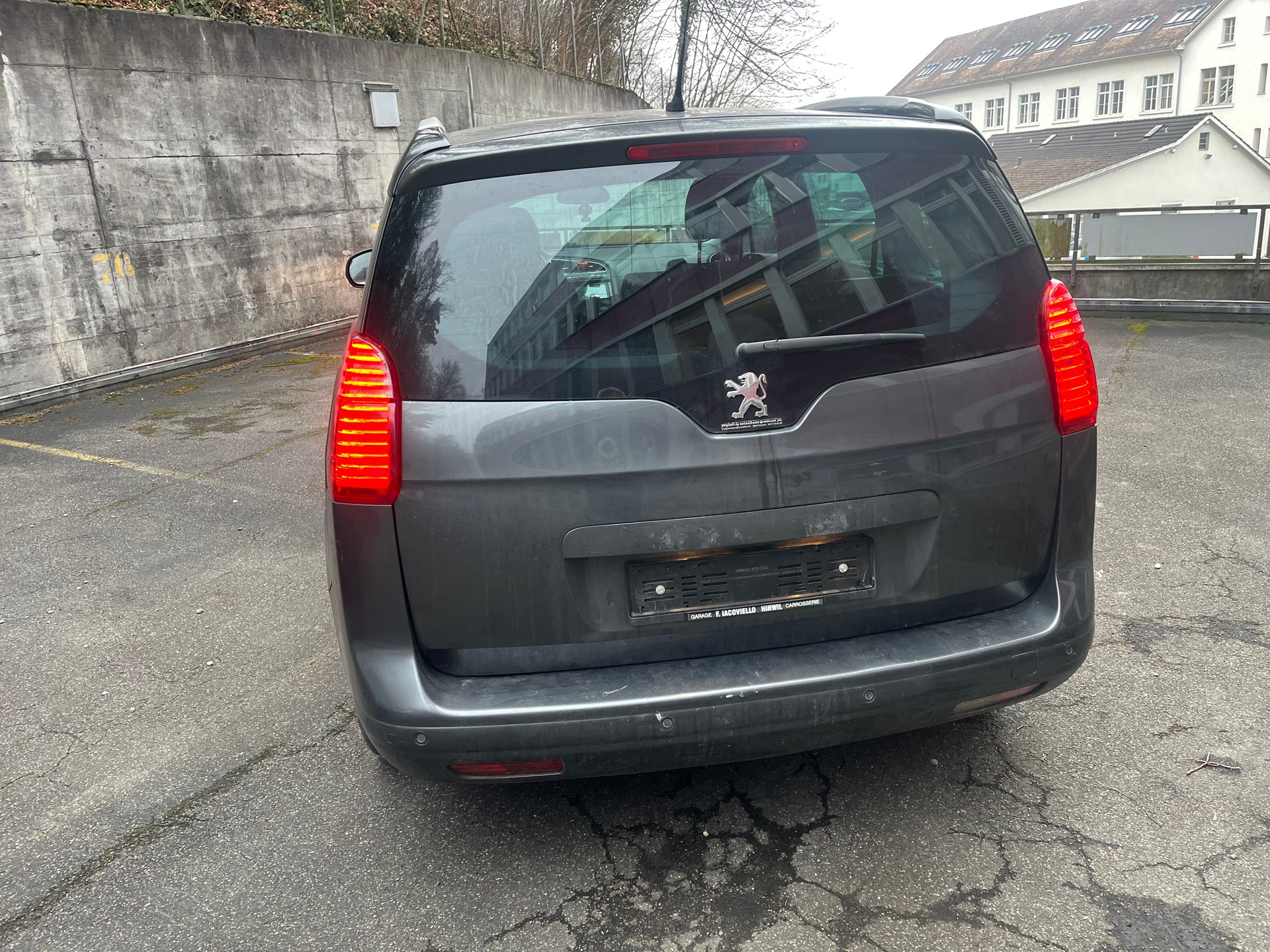 PEUGEOT 5008 2.0 HDI Sport Pack Automatic-image-2