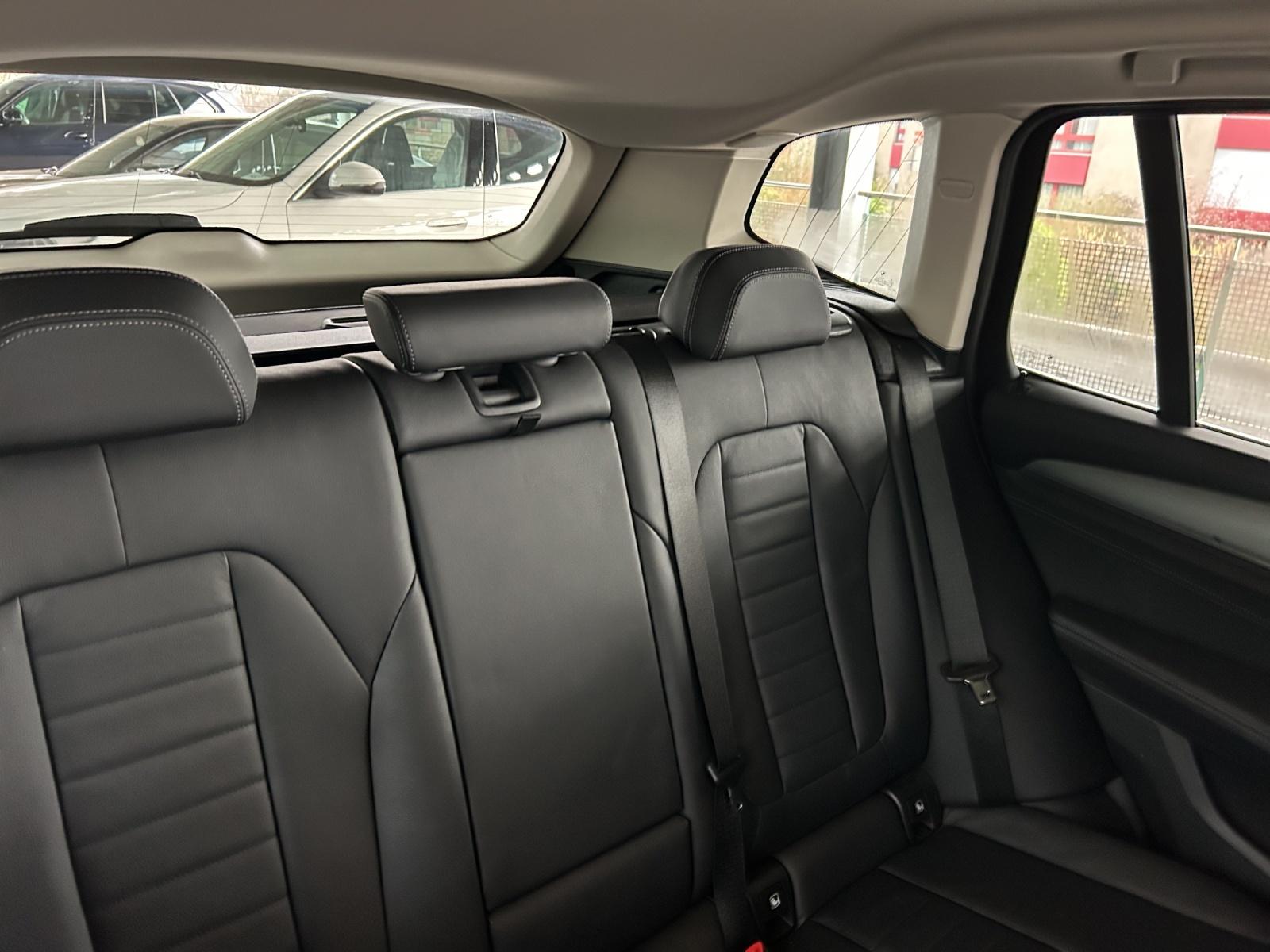 BMW X3 20d xDrive paddles-image-25