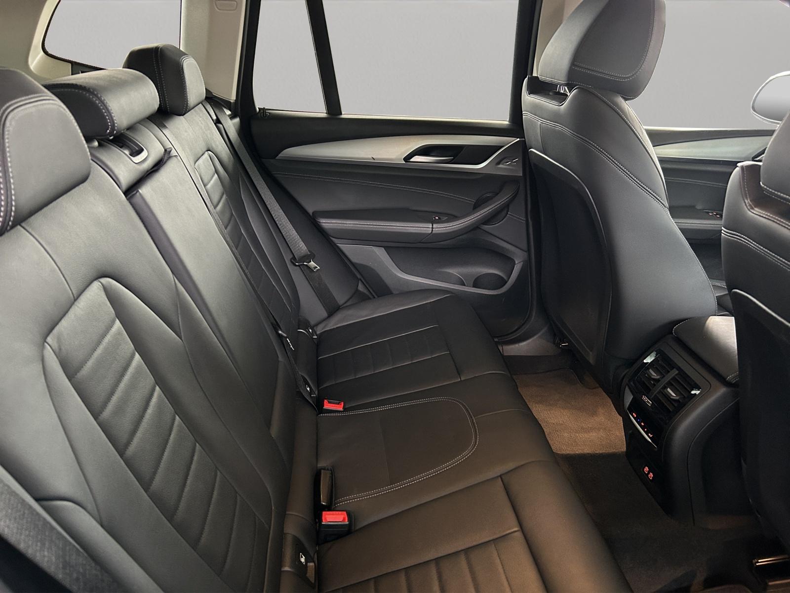 BMW X3 20d xDrive paddles-image-11