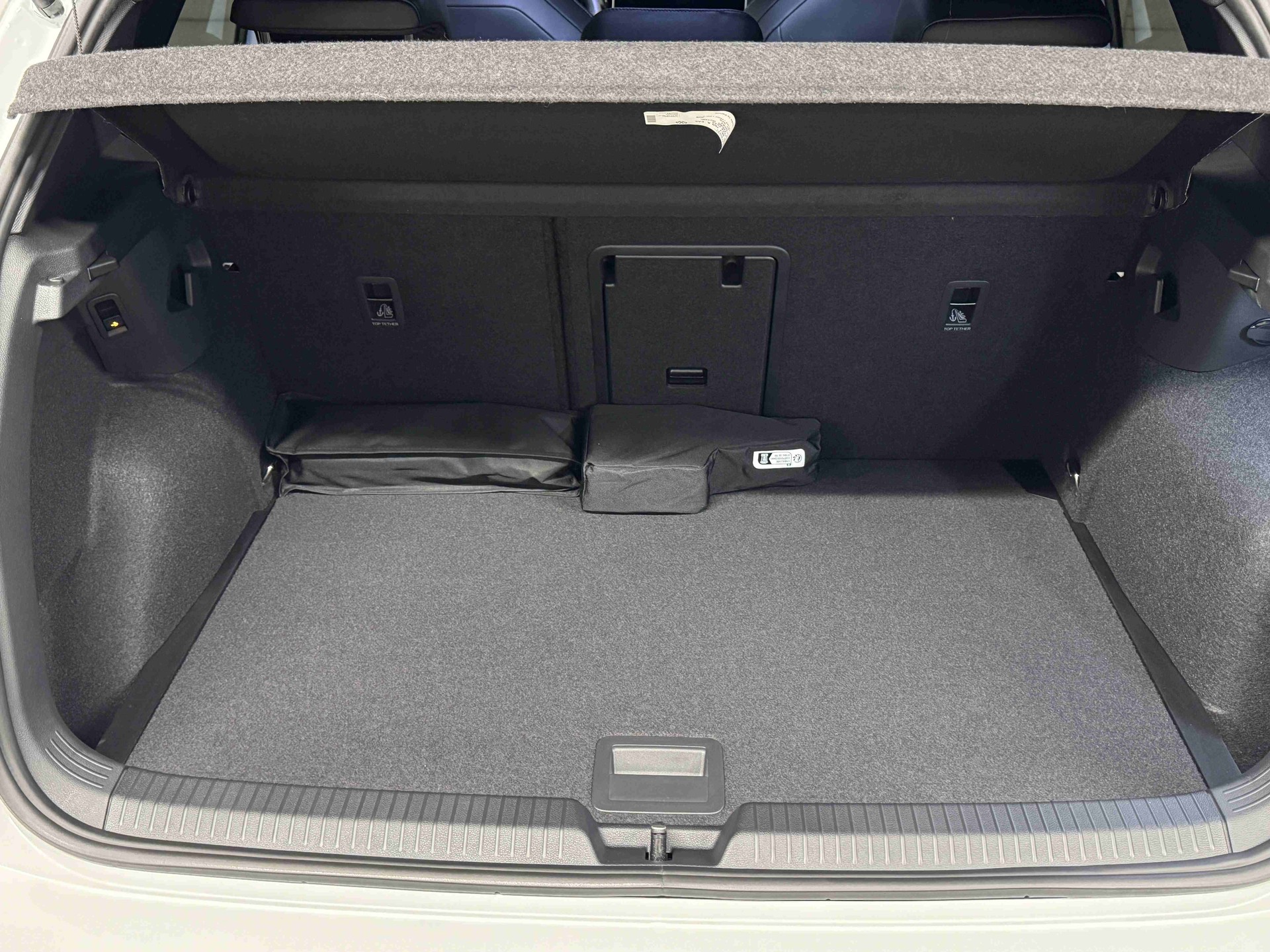 VW Golf 1.5 e TSI mHEV R-Line DSG-image-14