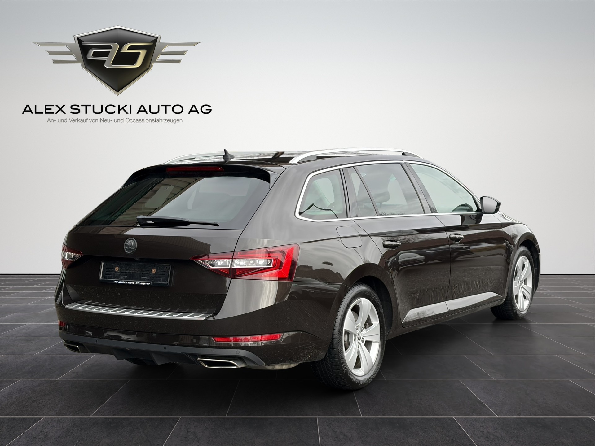 SKODA Superb Combi 2.0 TSI L&K DSG 4x4-image-7