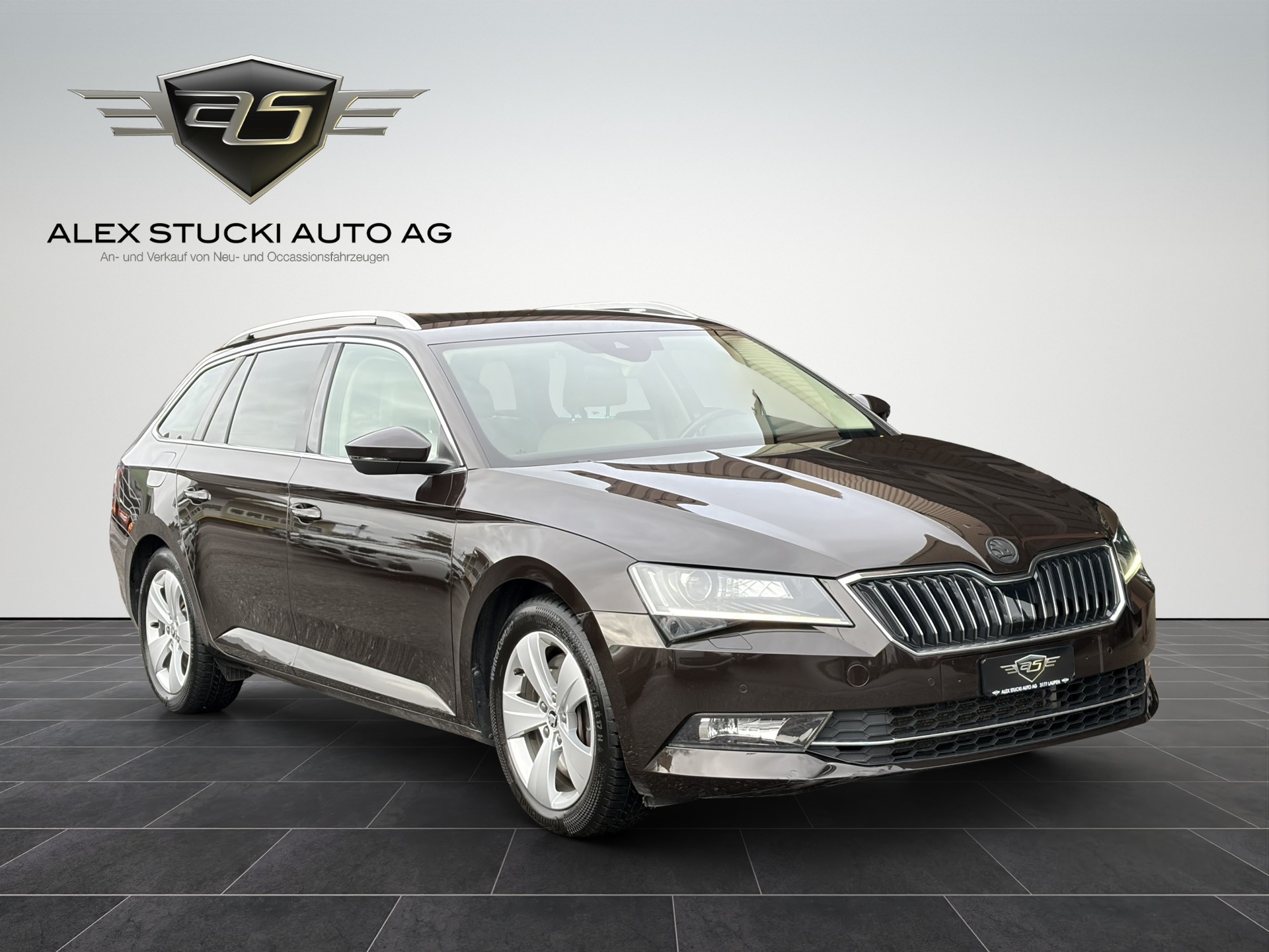 SKODA Superb Combi 2.0 TSI L&K DSG 4x4-image-0