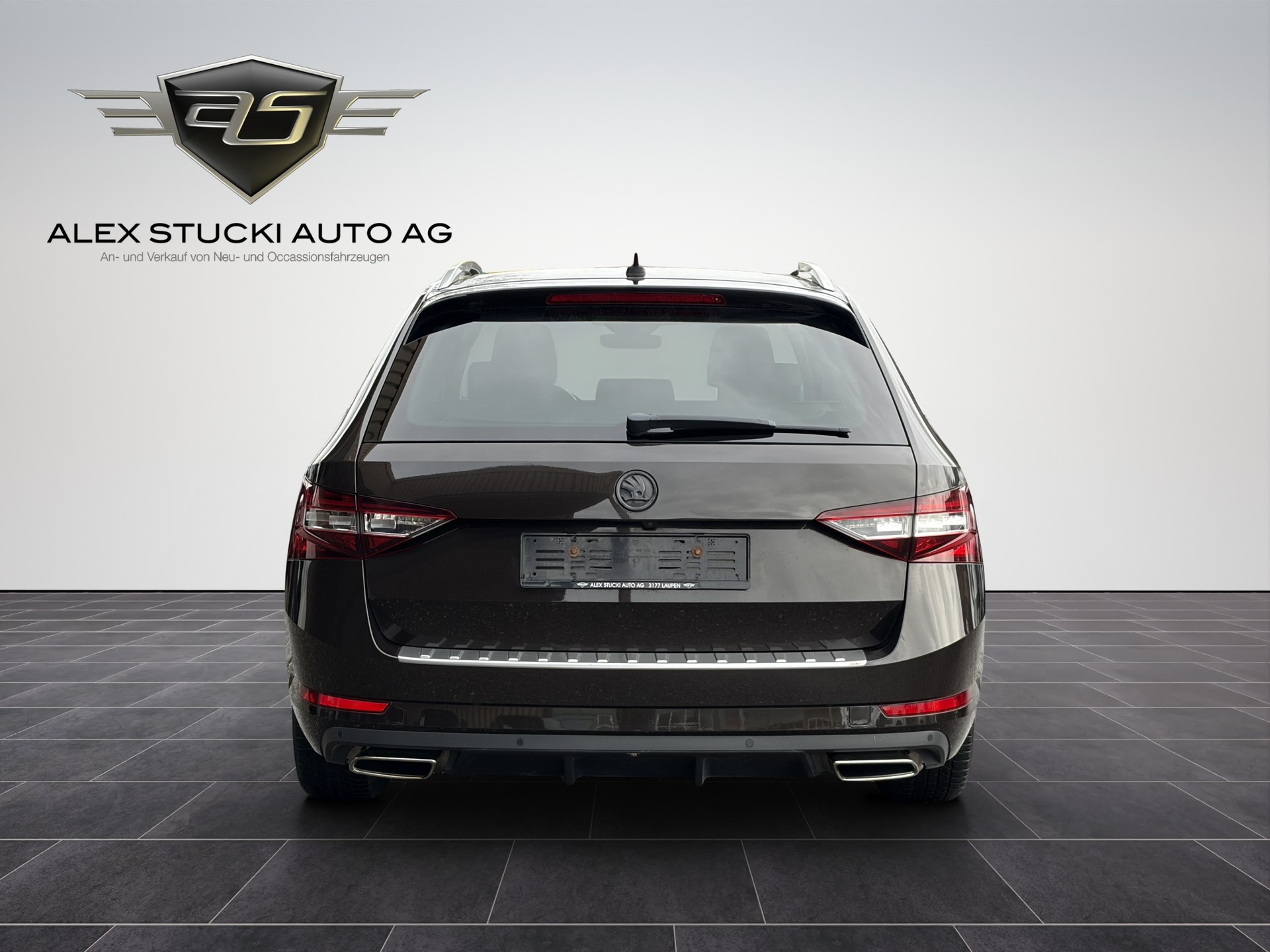 SKODA Superb Combi 2.0 TSI L&K DSG 4x4-image-6