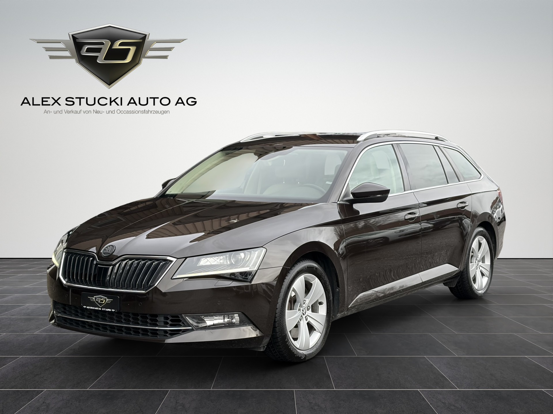 SKODA Superb Combi 2.0 TSI L&K DSG 4x4-image-2