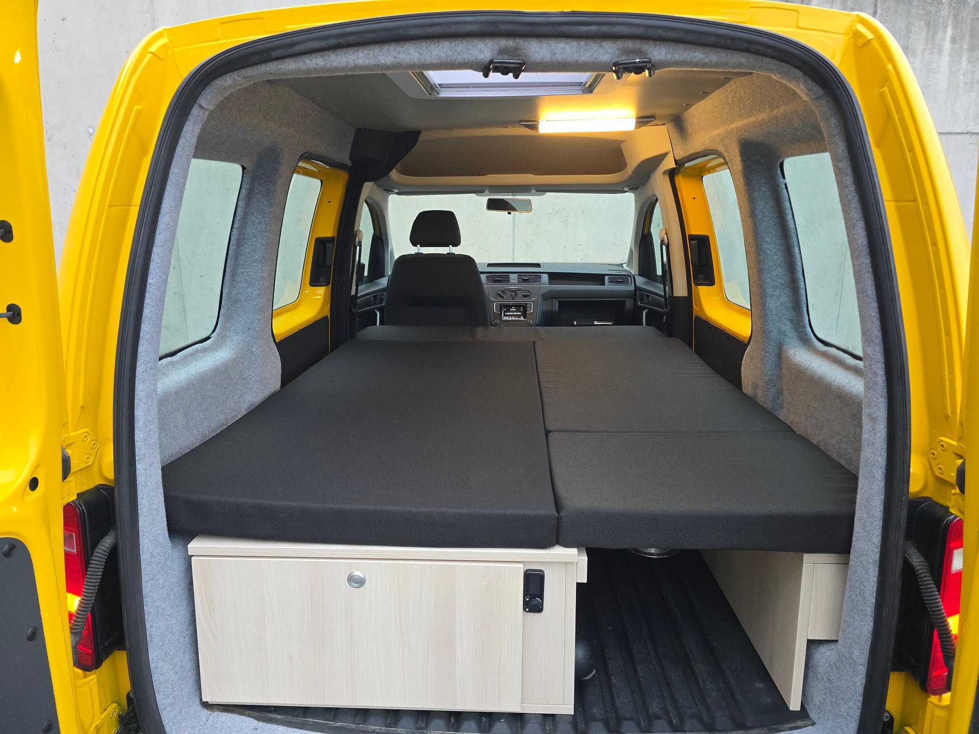 VW VW GEOVAN M - 1.0TSI 102PS - Benzin - Fensterbus-image-12