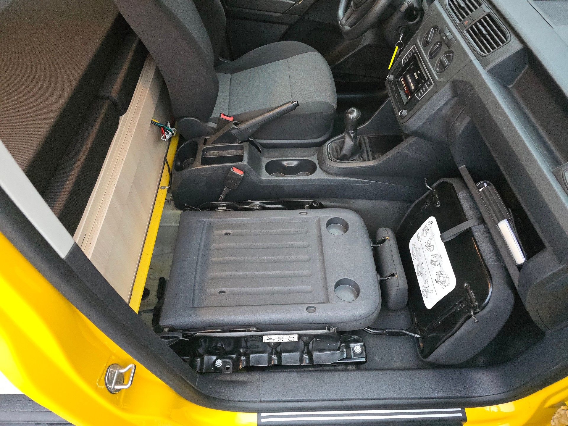 VW VW GEOVAN M - 1.0TSI 102PS - Benzin - Fensterbus-image-3