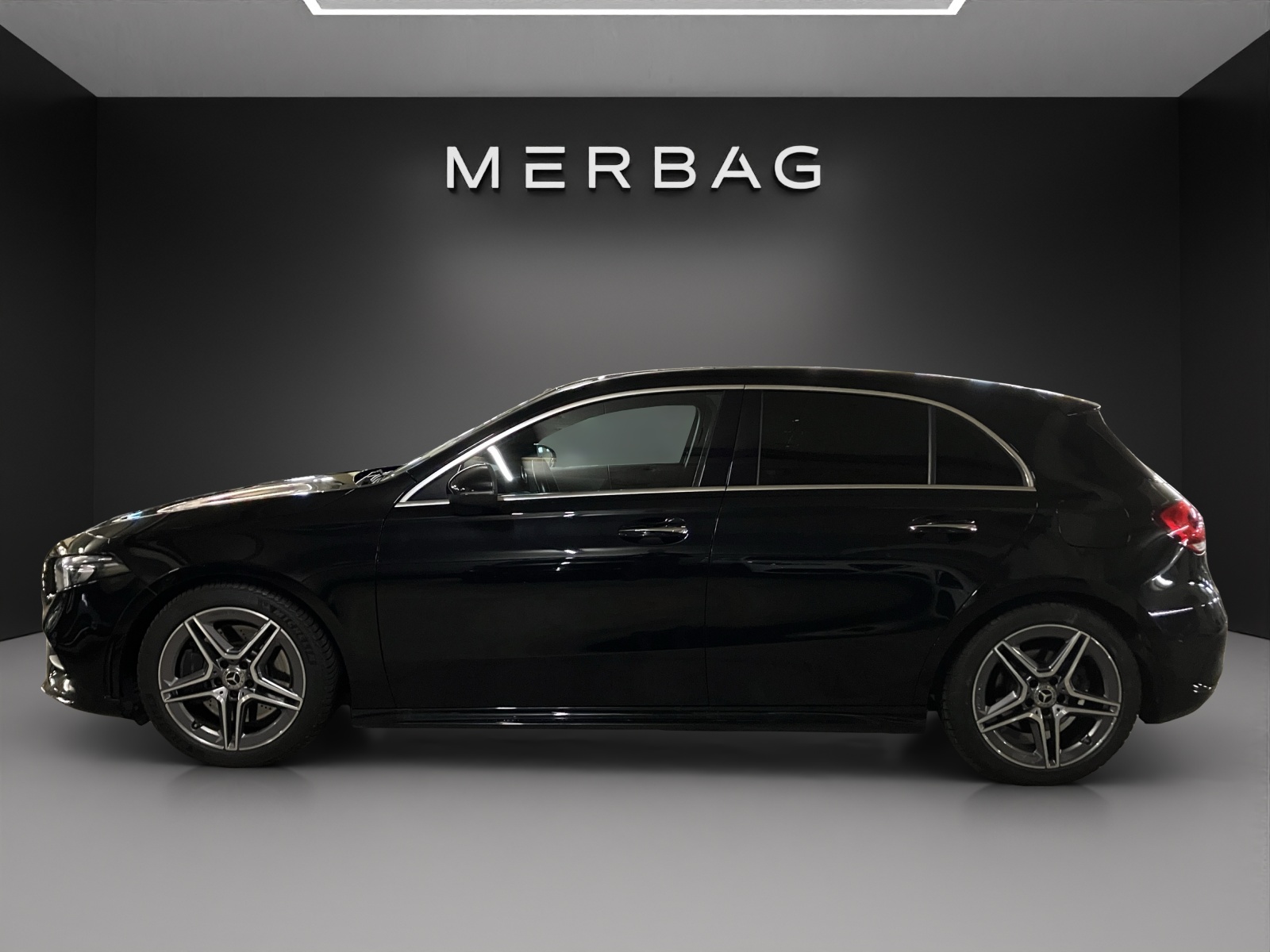 MERCEDES-BENZ A 250 4Matic AMG Line 4Matic 7G-DCT-image-2