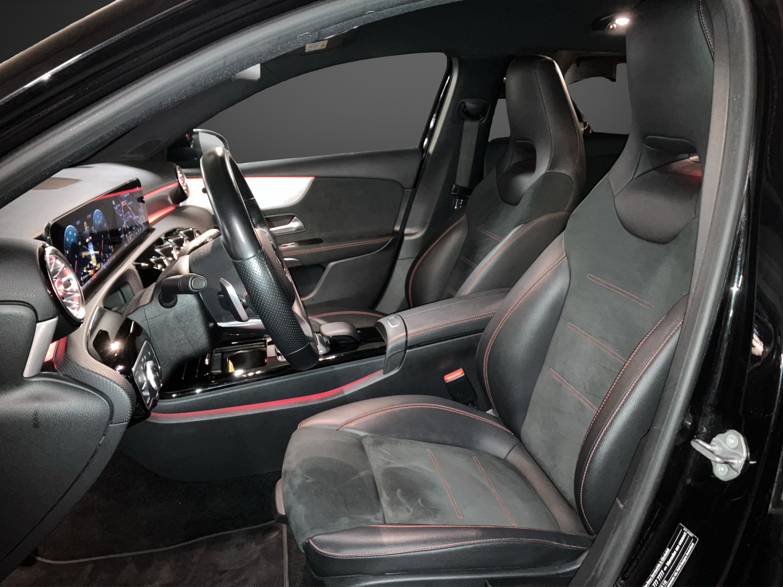 MERCEDES-BENZ A 250 4Matic AMG Line 4Matic 7G-DCT-image-7