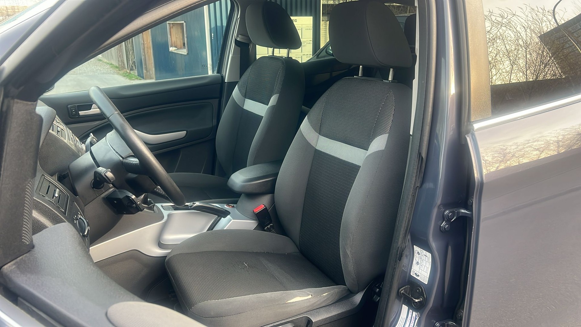 FORD Kuga 2.5 Turbo Carving 4WD-image-11