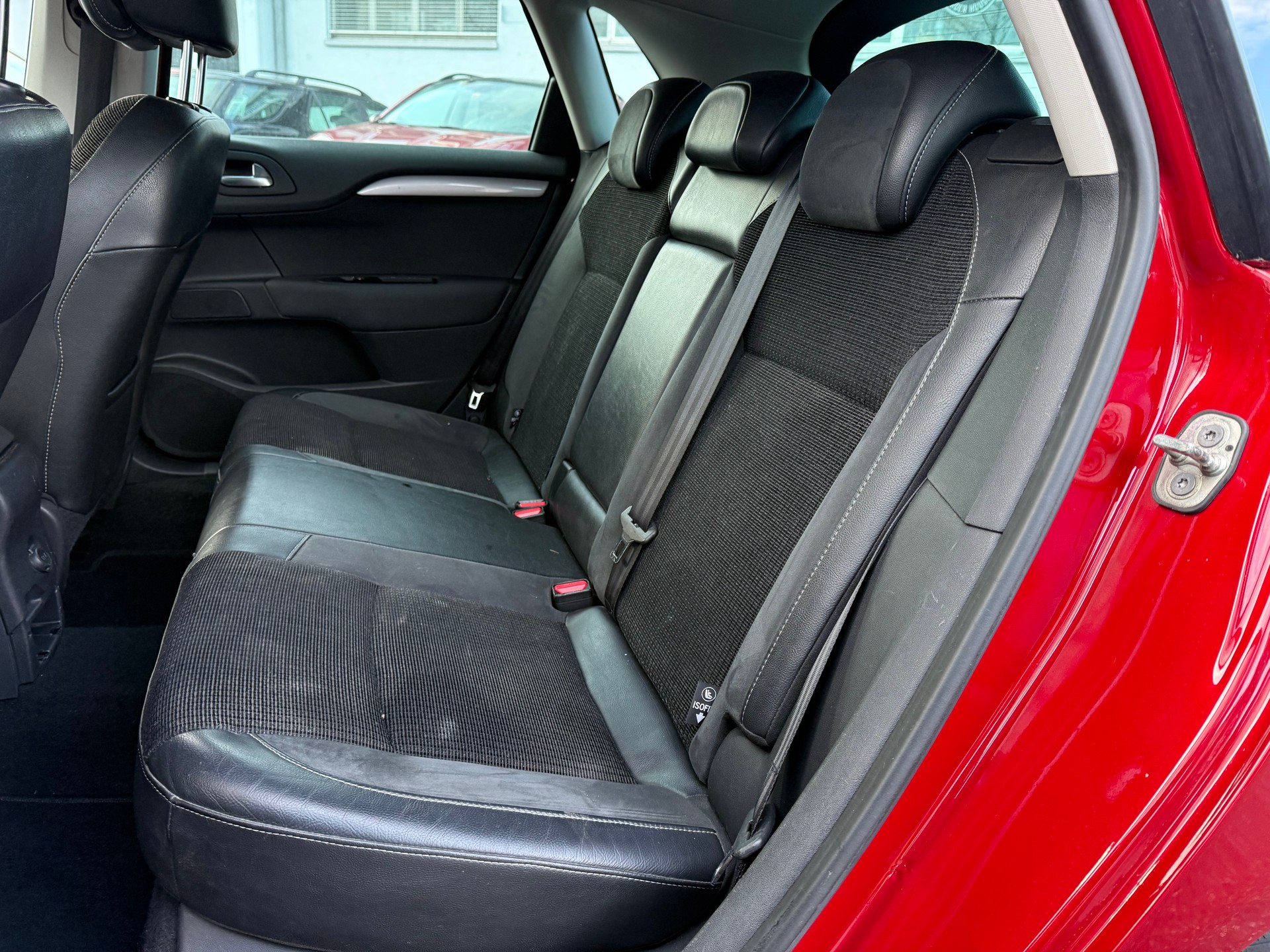 CITROEN C4 Berline 1.6 THP Exclusive EGS6-image-9