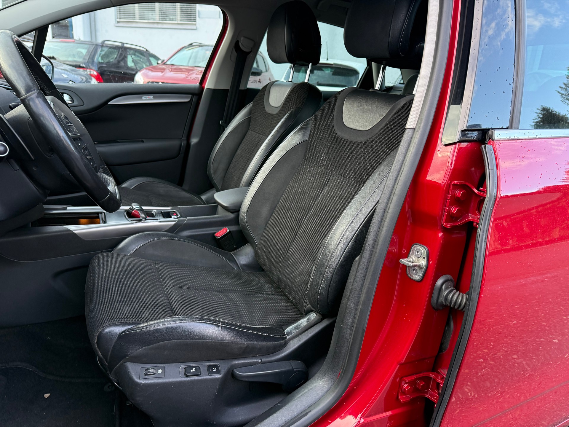 CITROEN C4 Berline 1.6 THP Exclusive EGS6-image-8