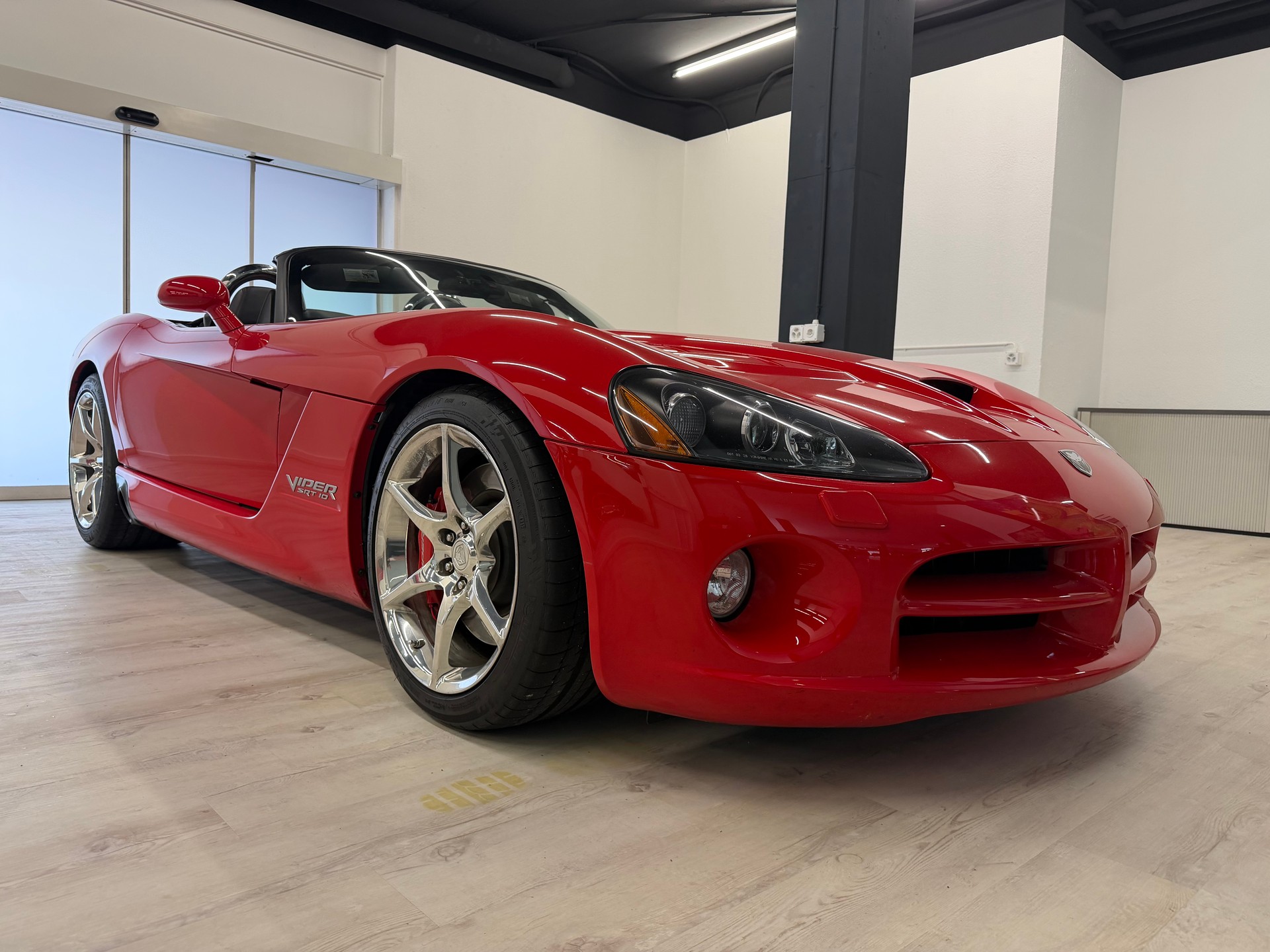 DODGE Viper SRT-10-image-4