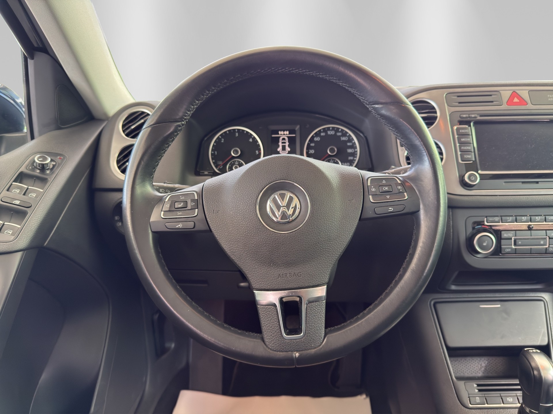 VW Tiguan 2.0 TDI Sport&Style DSG-image-9