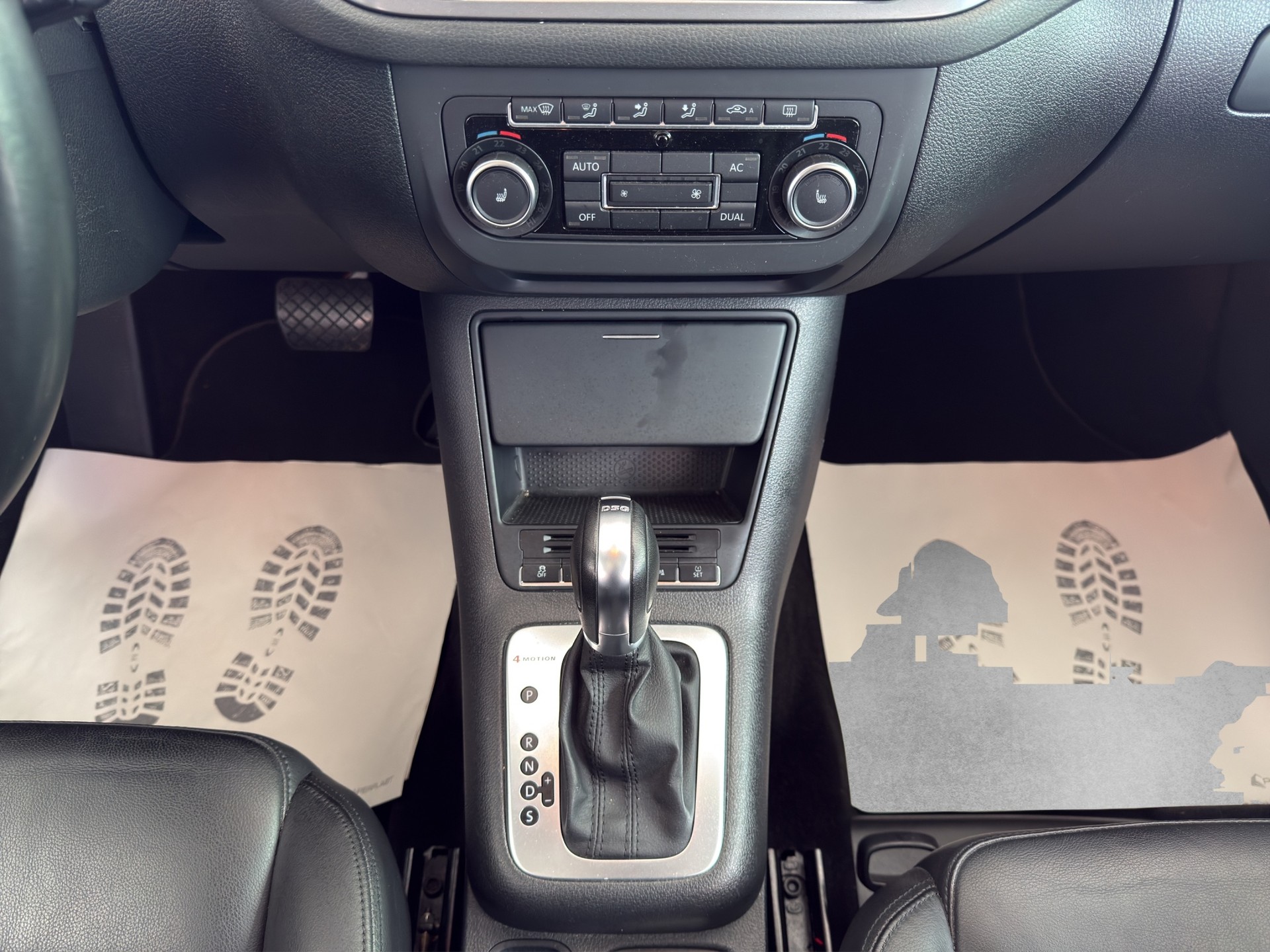 VW Tiguan 2.0 TDI Sport&Style DSG-image-10