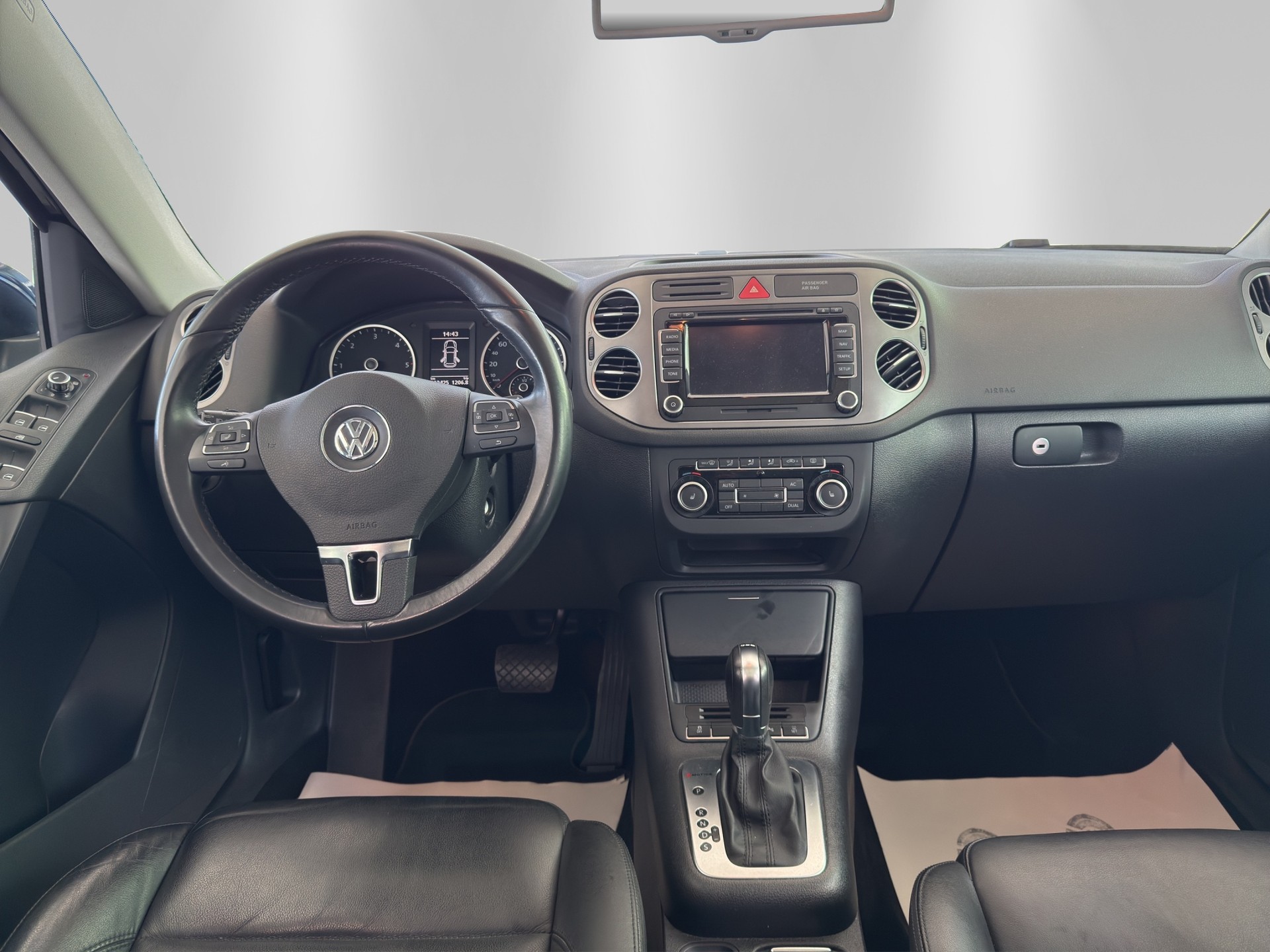 VW Tiguan 2.0 TDI Sport&Style DSG-image-8