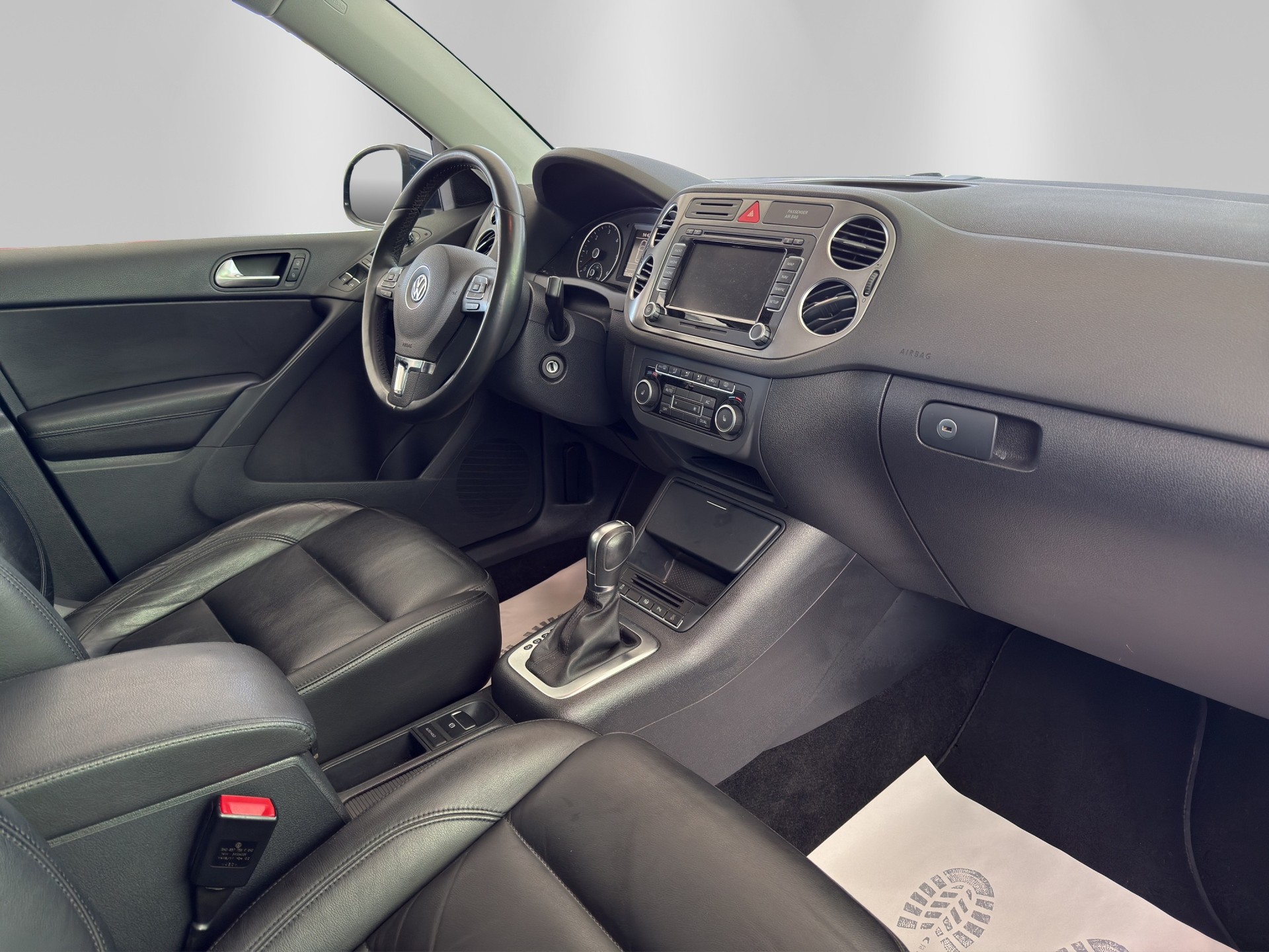 VW Tiguan 2.0 TDI Sport&Style DSG-image-13