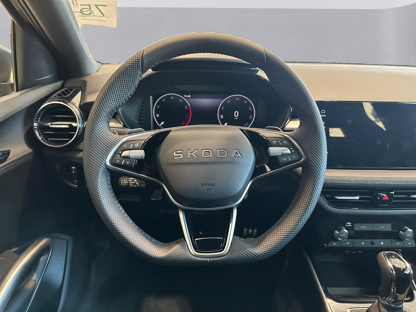 SKODA Fabia 1.0 TSI Dynamic DSG-image-10