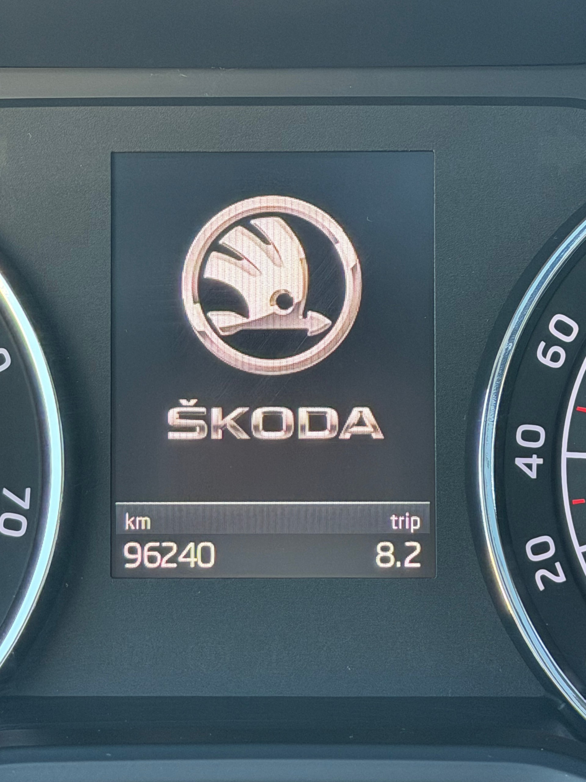 SKODA Superb Combi 2.0 TSI Style DSG 4x4-image-26