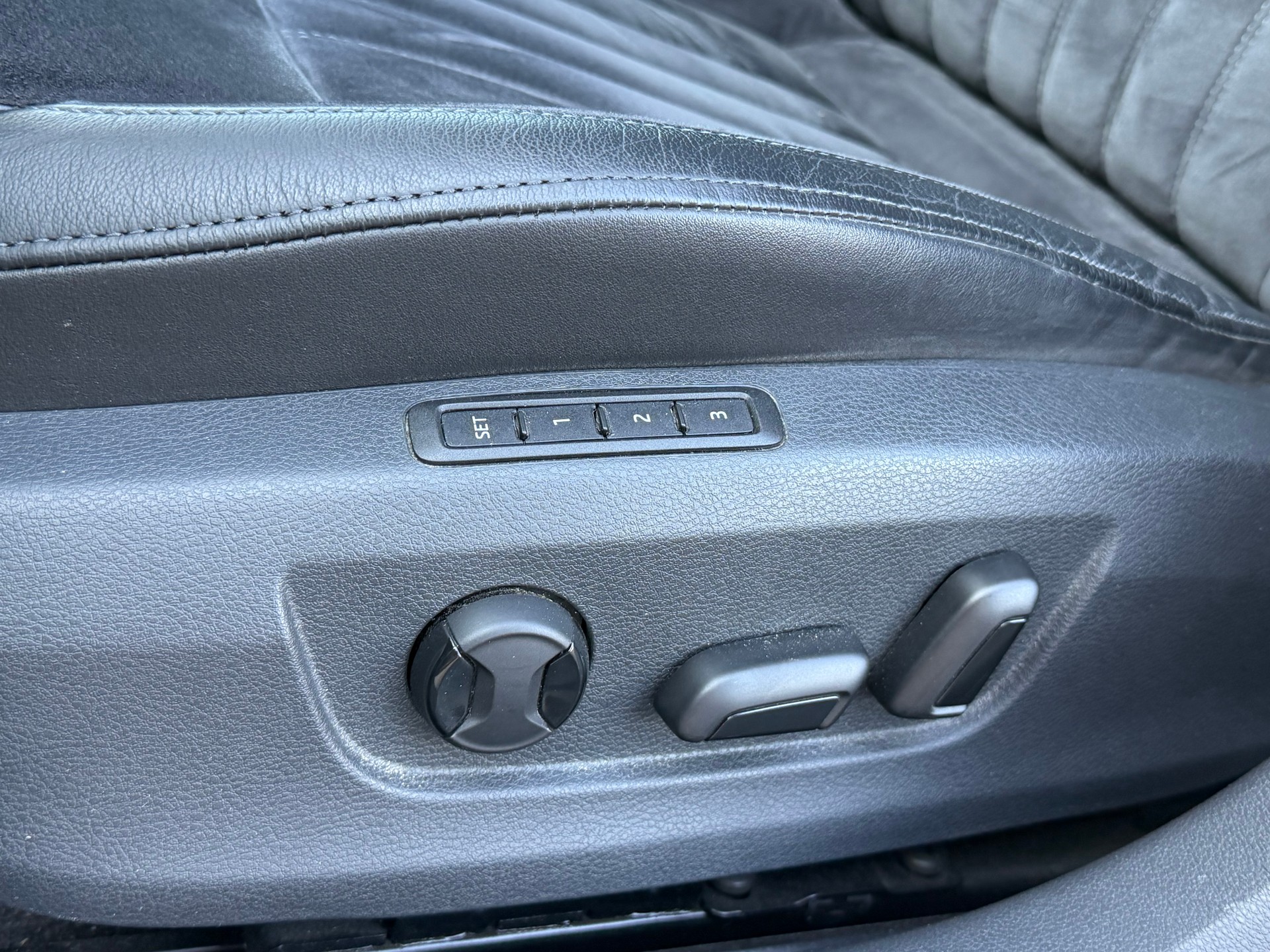 SKODA Superb Combi 2.0 TSI Style DSG 4x4-image-9