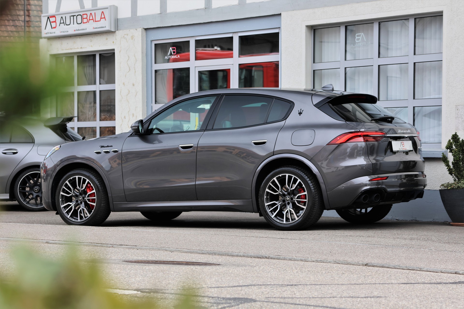 MASERATI Grecale 2.0 MHEV Modena Hybrid Automatica (CH)-image-3
