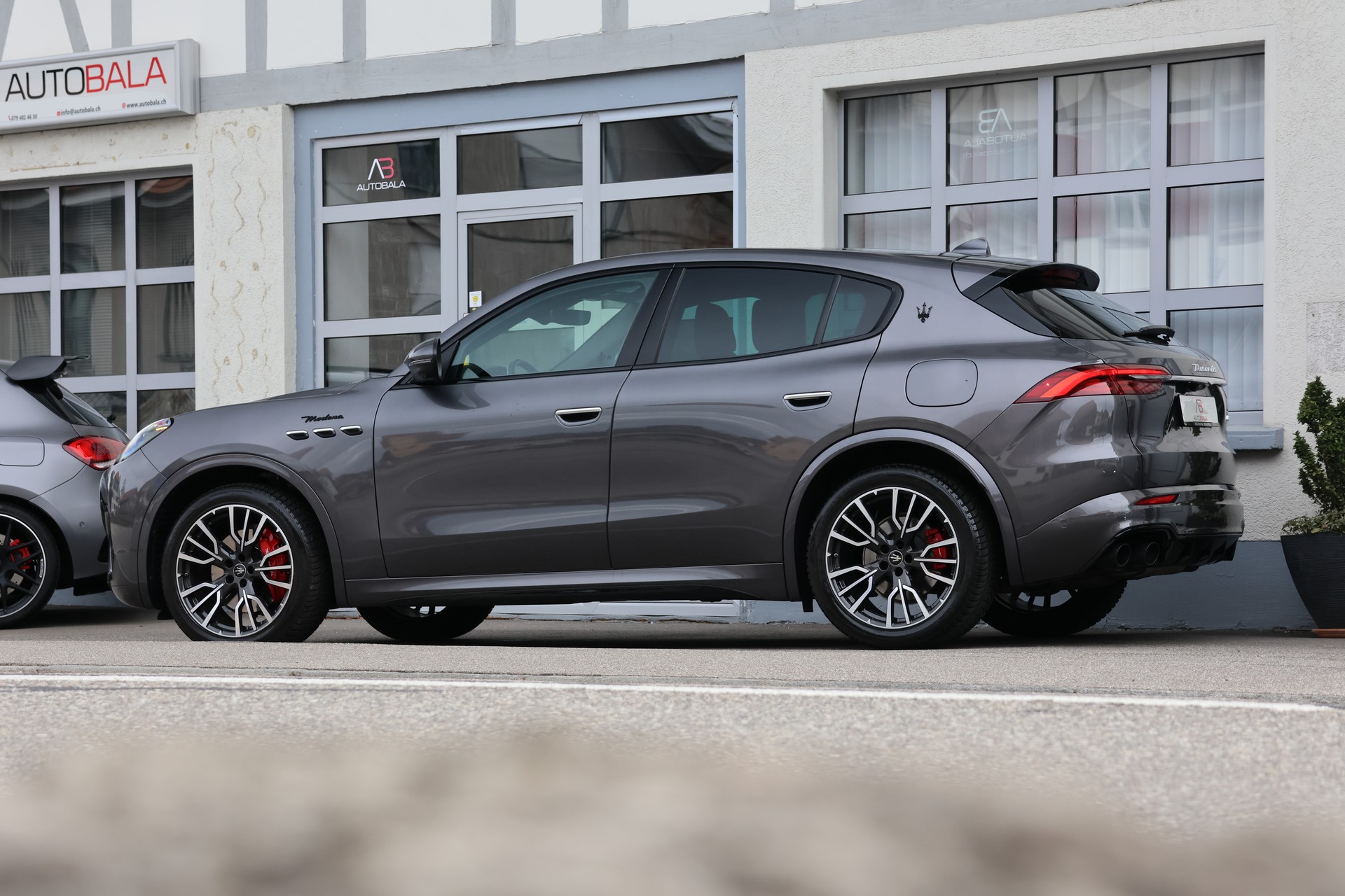 MASERATI Grecale 2.0 MHEV Modena Hybrid Automatica (CH)-image-4