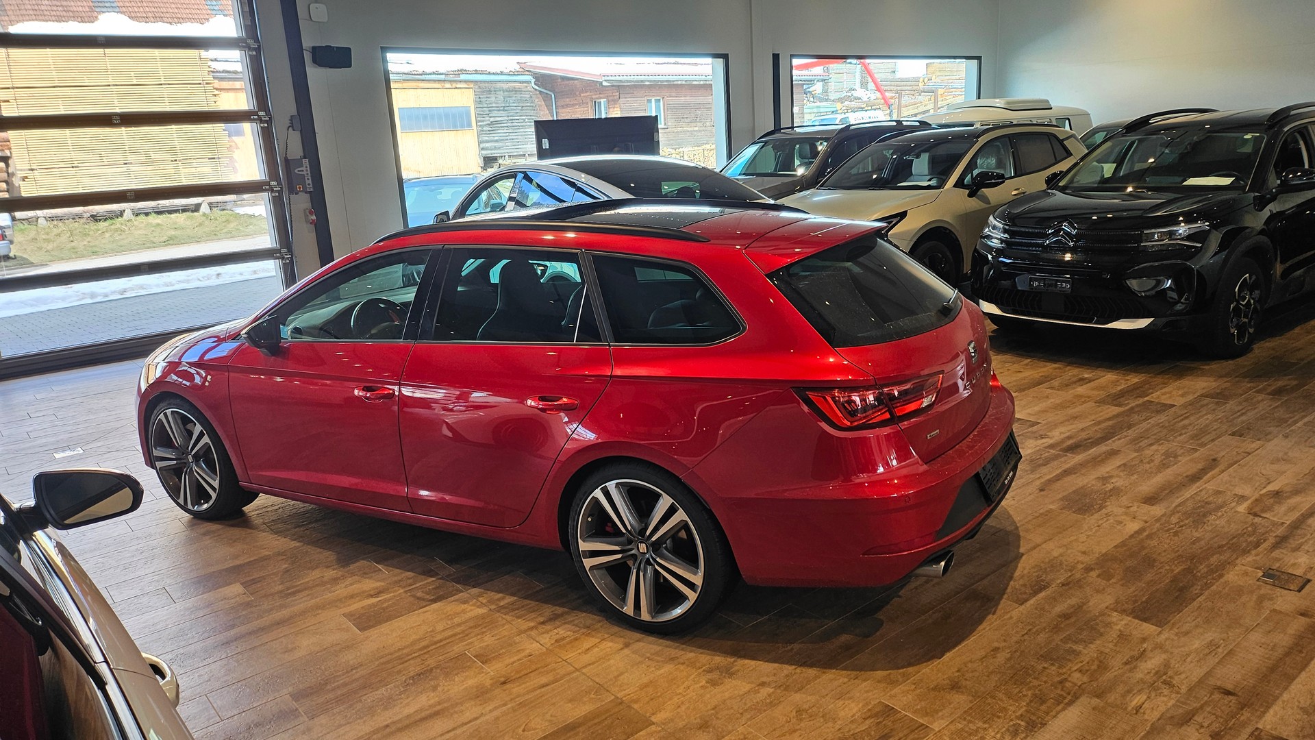 SEAT Leon ST 2.0 TSI Cupra 300 4 Drive DSG-image-15