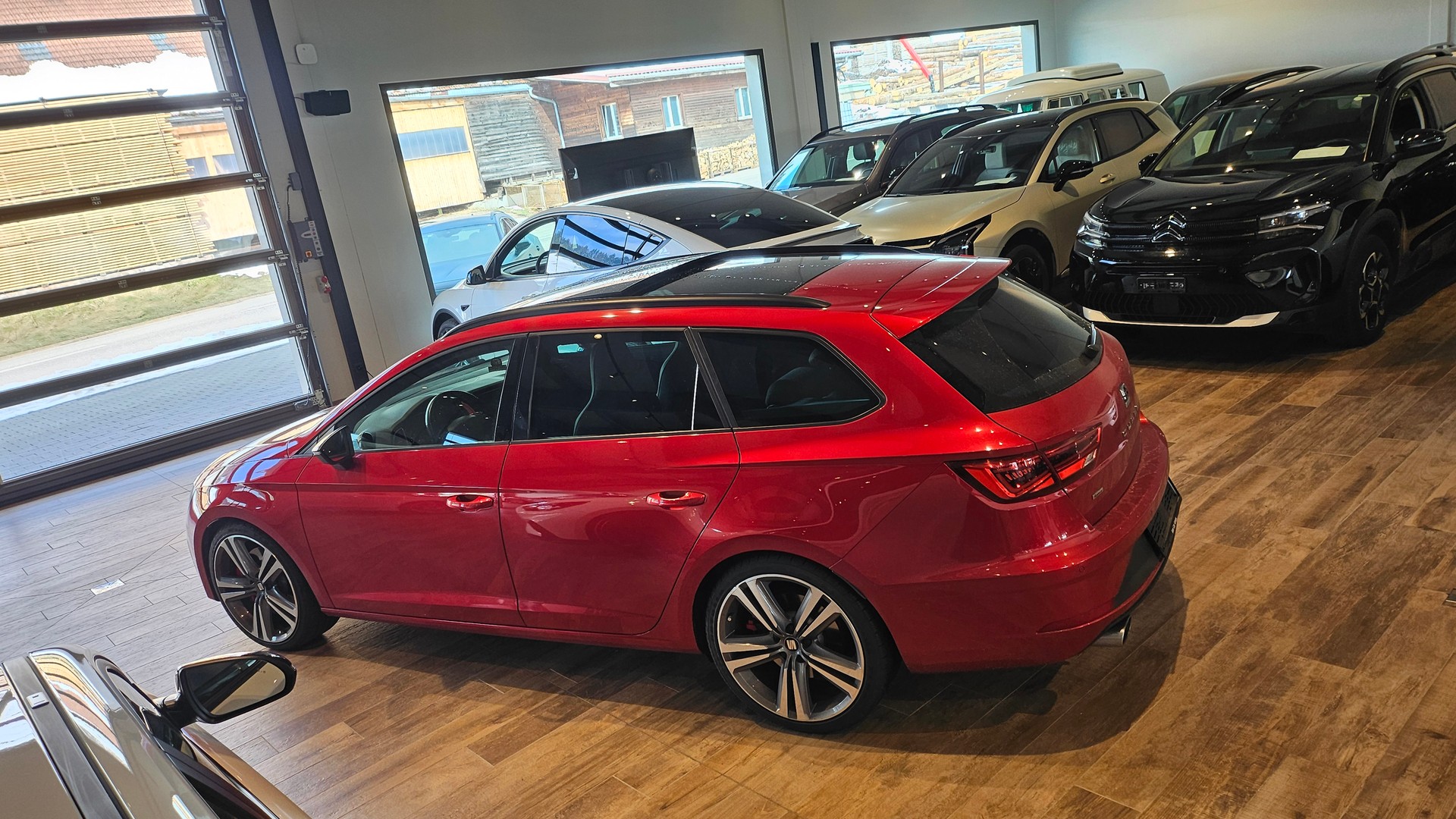 SEAT Leon ST 2.0 TSI Cupra 300 4 Drive DSG-image-16