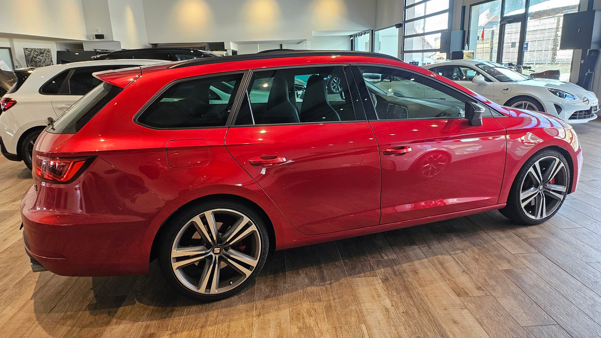 SEAT Leon ST 2.0 TSI Cupra 300 4 Drive DSG-image-6