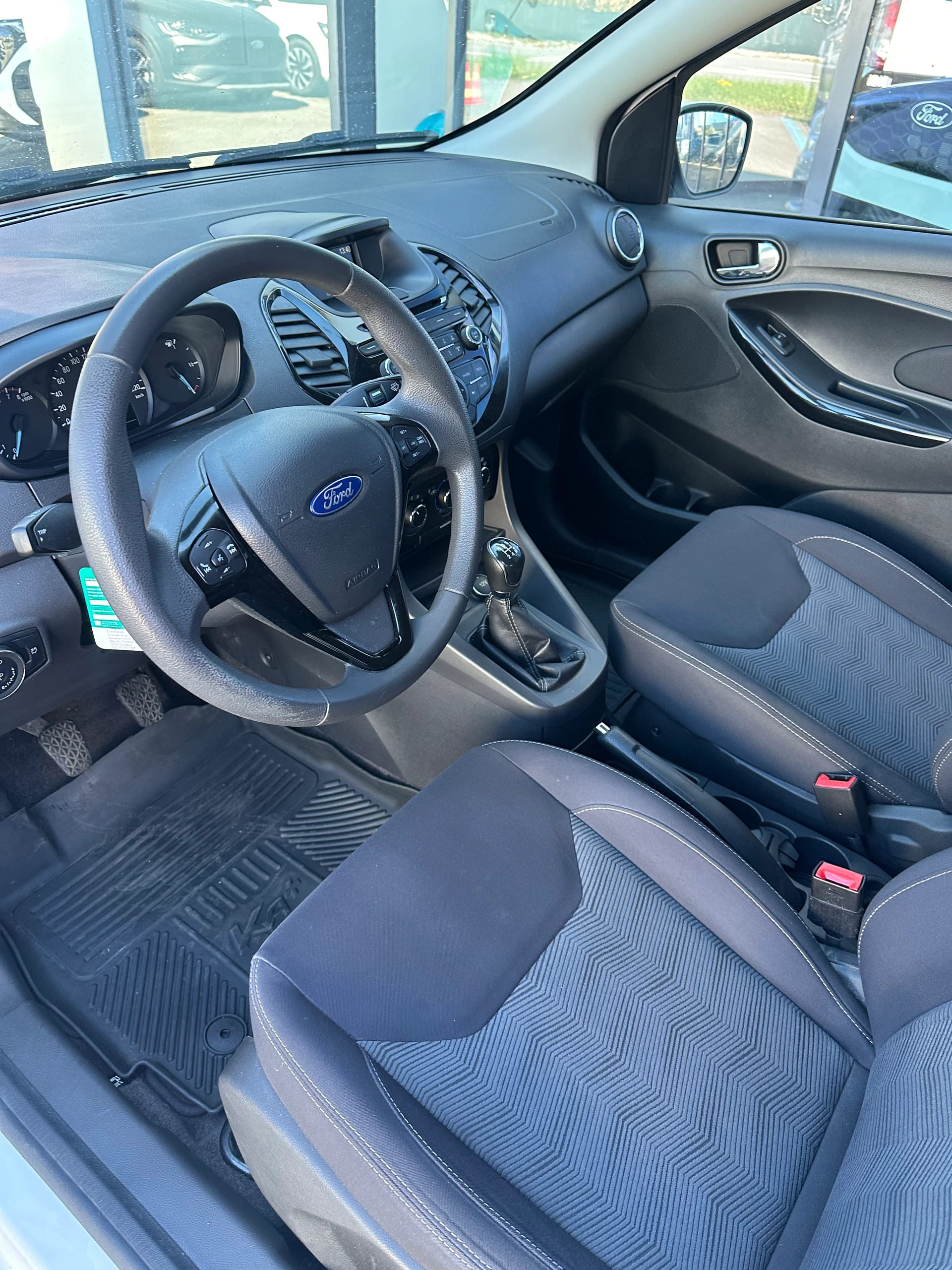 FORD Ka+ 1.2 Ti-VCT 85 Cool&Sound-image-9