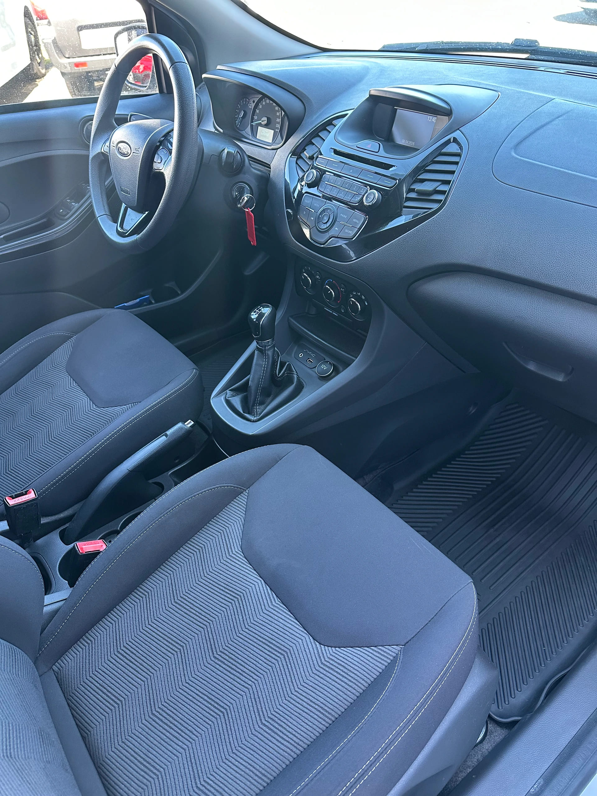 FORD Ka+ 1.2 Ti-VCT 85 Cool&Sound-image-13