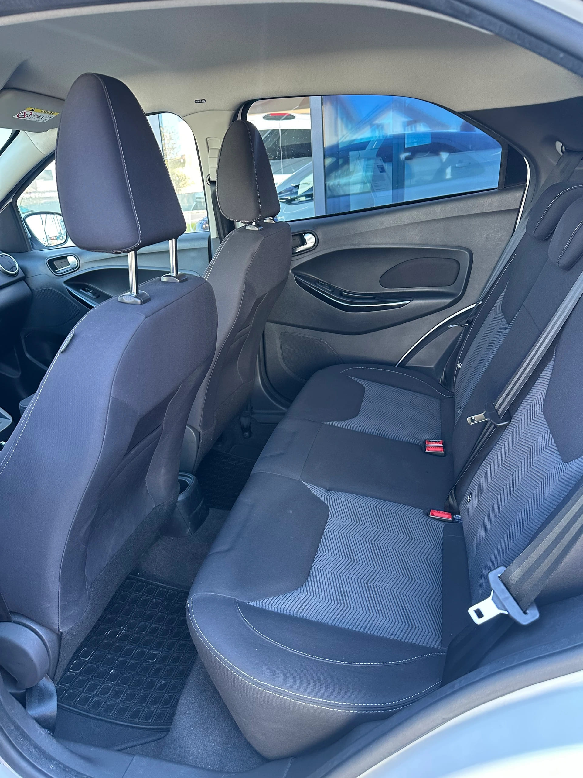 FORD Ka+ 1.2 Ti-VCT 85 Cool&Sound-image-11