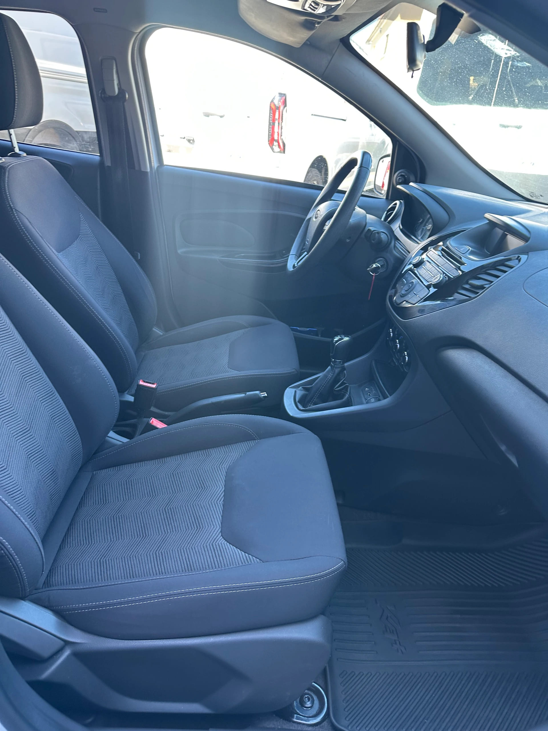 FORD Ka+ 1.2 Ti-VCT 85 Cool&Sound-image-14