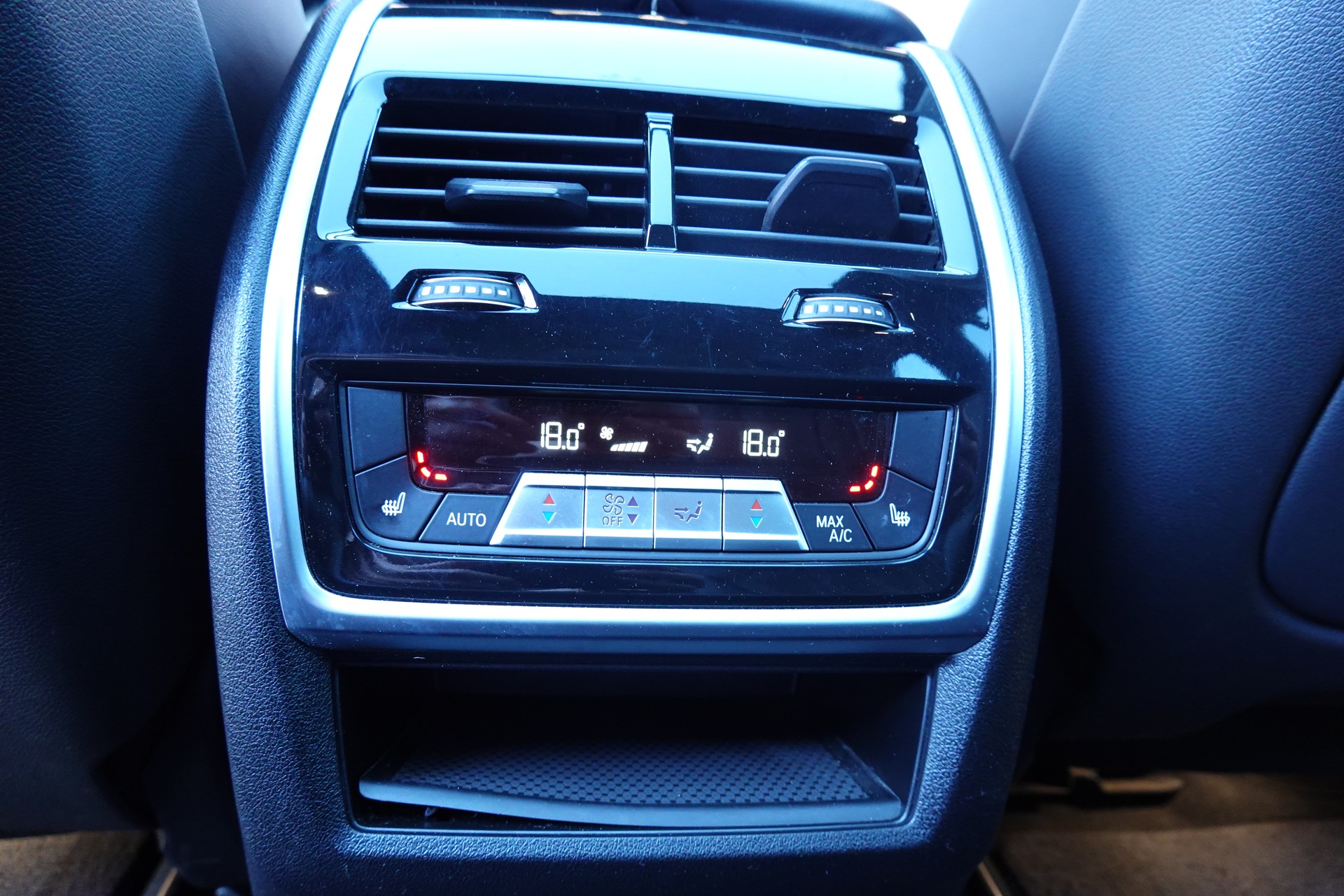BMW X5 xDrive 48V 40d M Sport * CH Auto * Harman Kardon * Camera 360 * Roues 22 * Toutes aides Conduites *-image-22