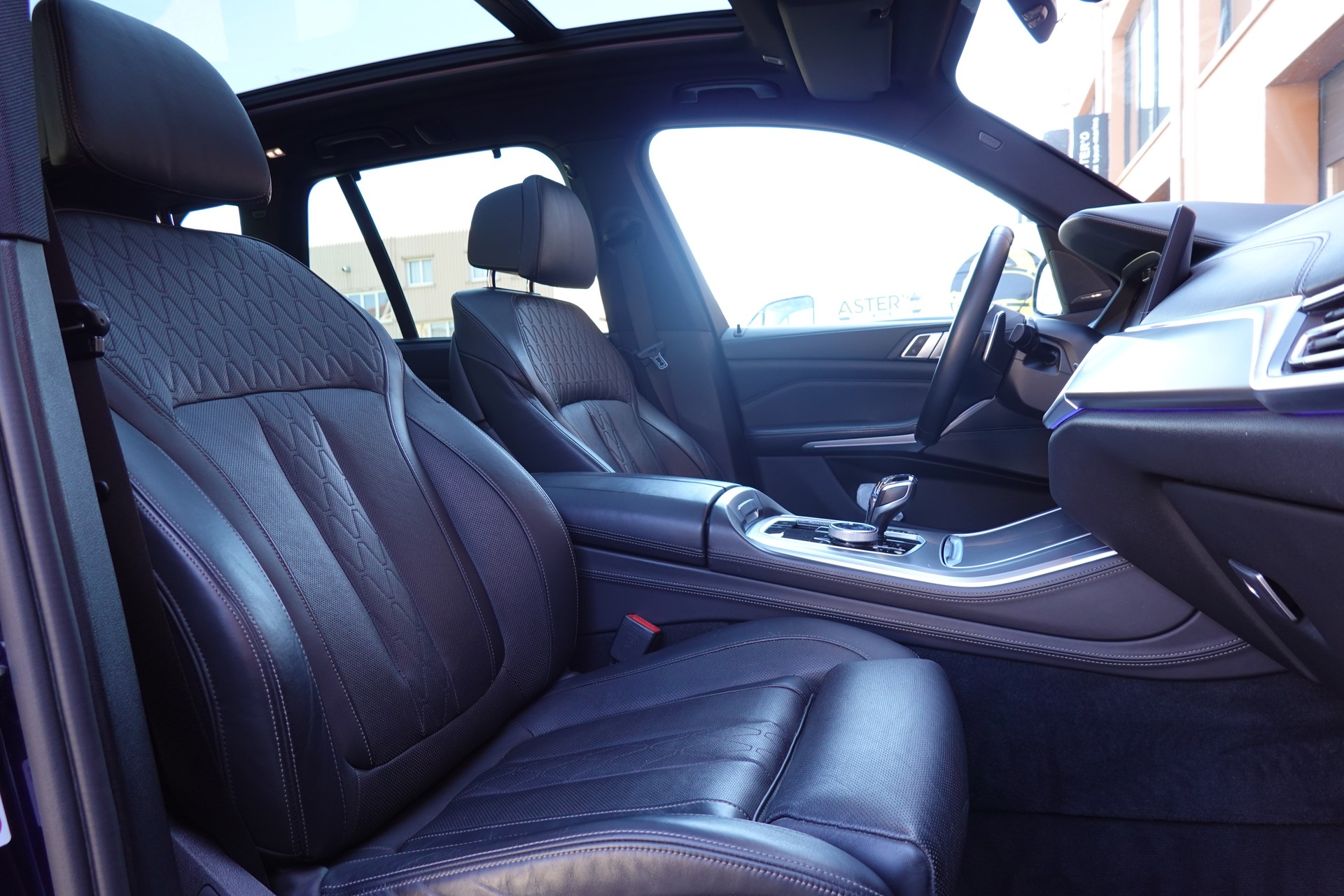 BMW X5 xDrive 48V 40d M Sport * CH Auto * Harman Kardon * Camera 360 * Roues 22 * Toutes aides Conduites *-image-29