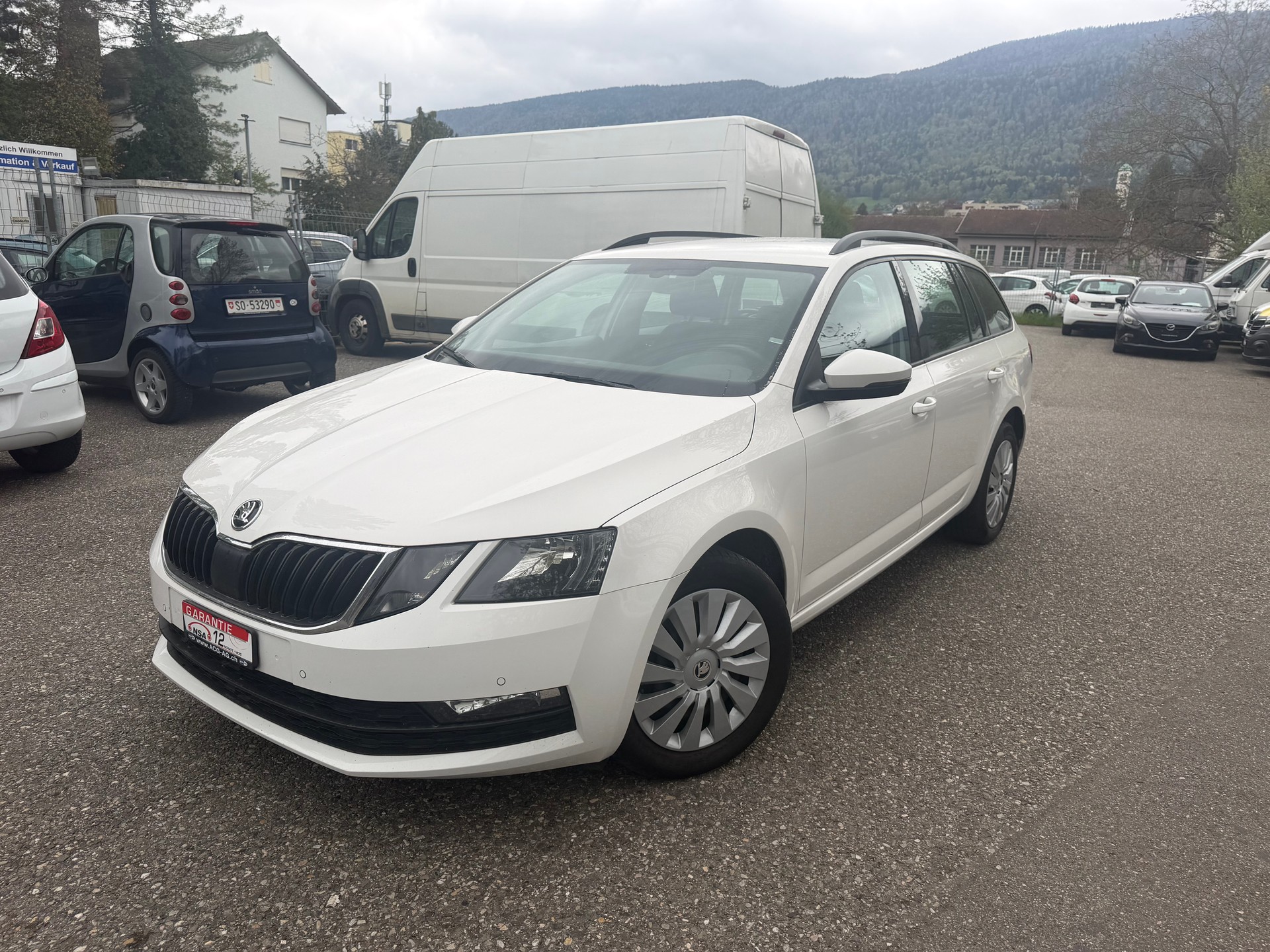 SKODA Octavia Combi 1.6 TDI Ambition DSG * Gr-Navi * LED * Klima-auto * Tempomat * PDC V&H * Sitzheizung * Frisch Ab MFK 05.2026-image-0
