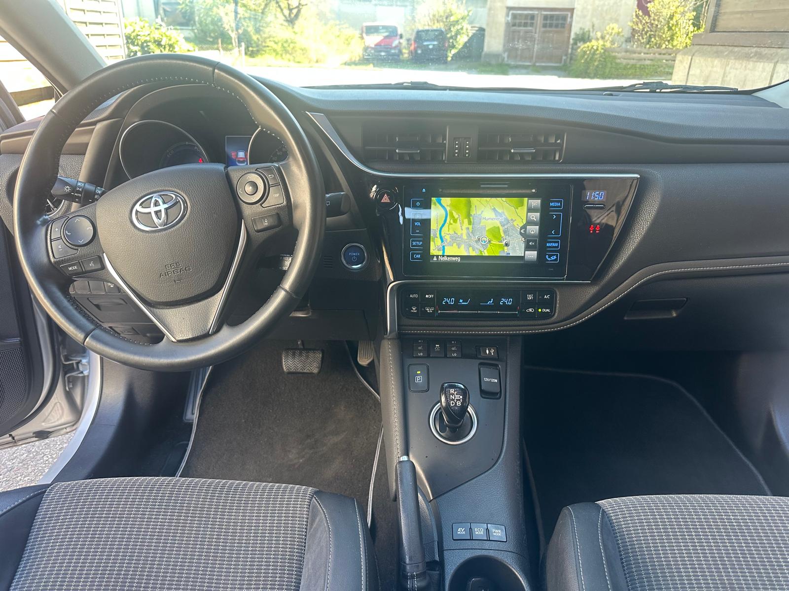 TOYOTA Auris 1.8 HSD Sol e-CVT-image-7