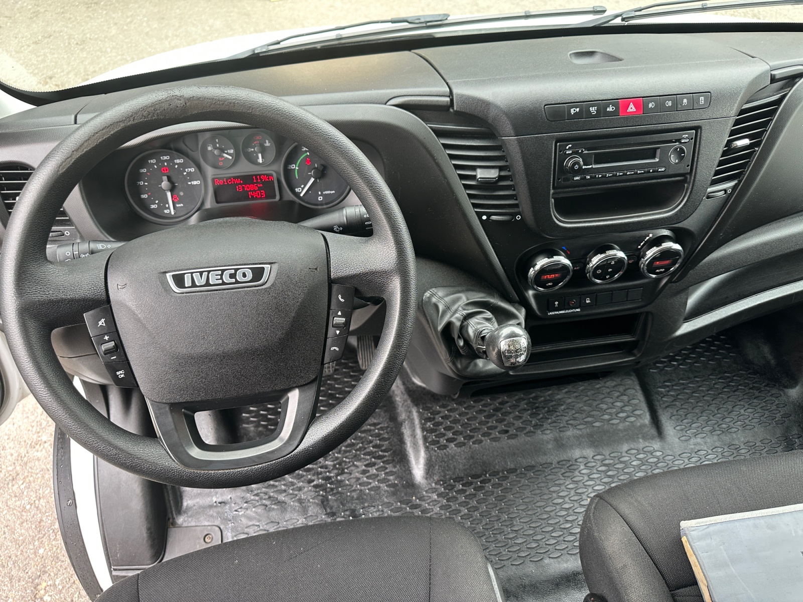 IVECO 35 S 15 Koffer Hebebühne AHK-image-6